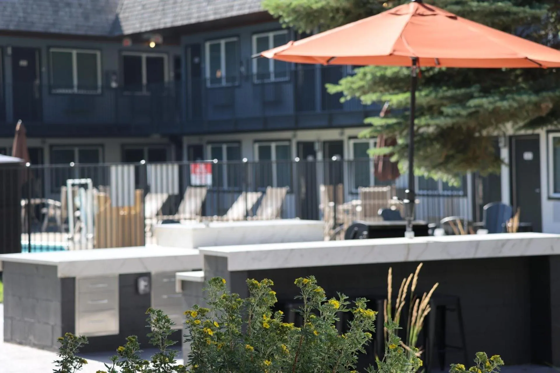 Inner courtyard view in The Jackson SouthTown