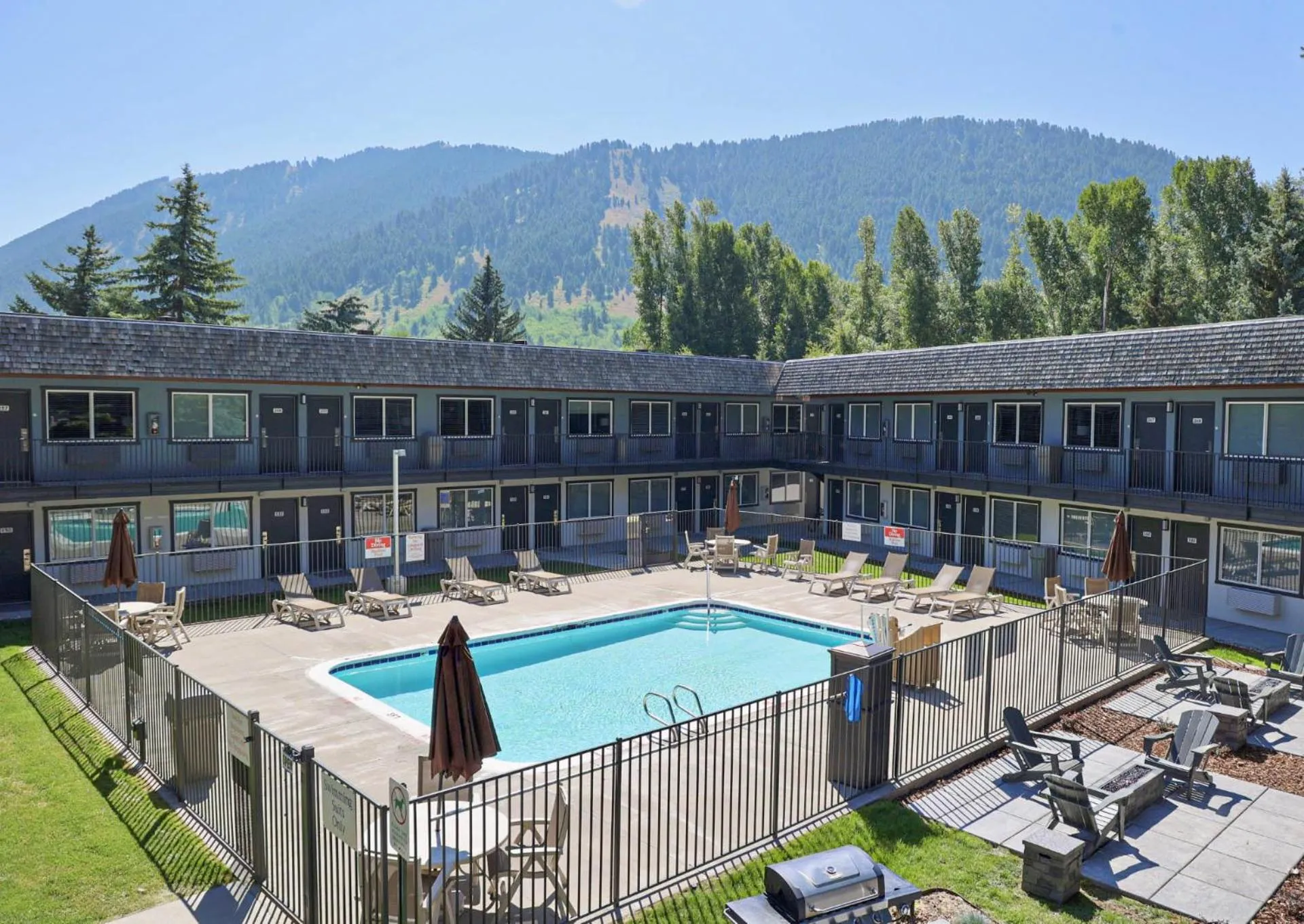 Pool view in The Jackson SouthTown