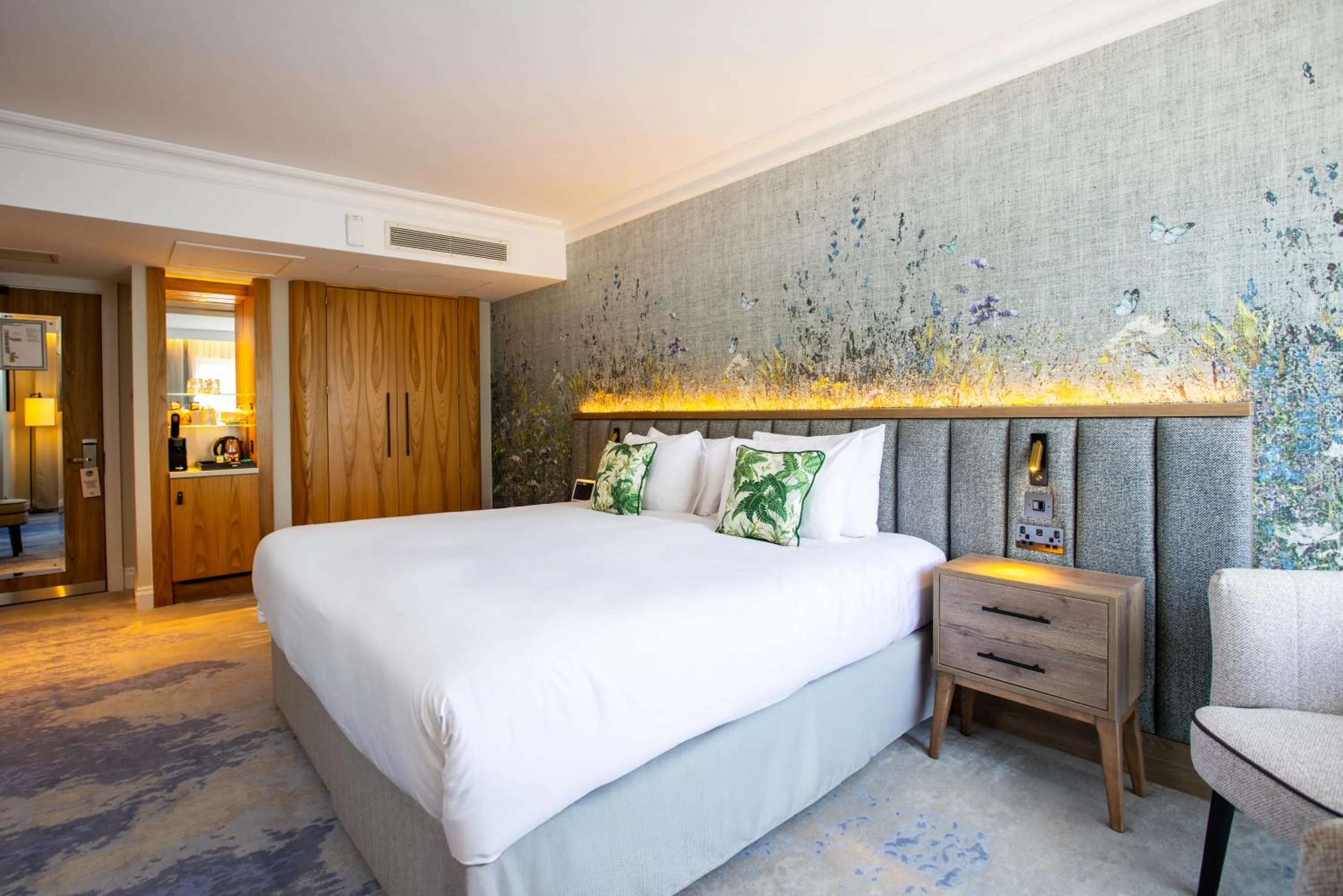 Bed in Reserve, by Warner Hotels - The Runnymede on Thames