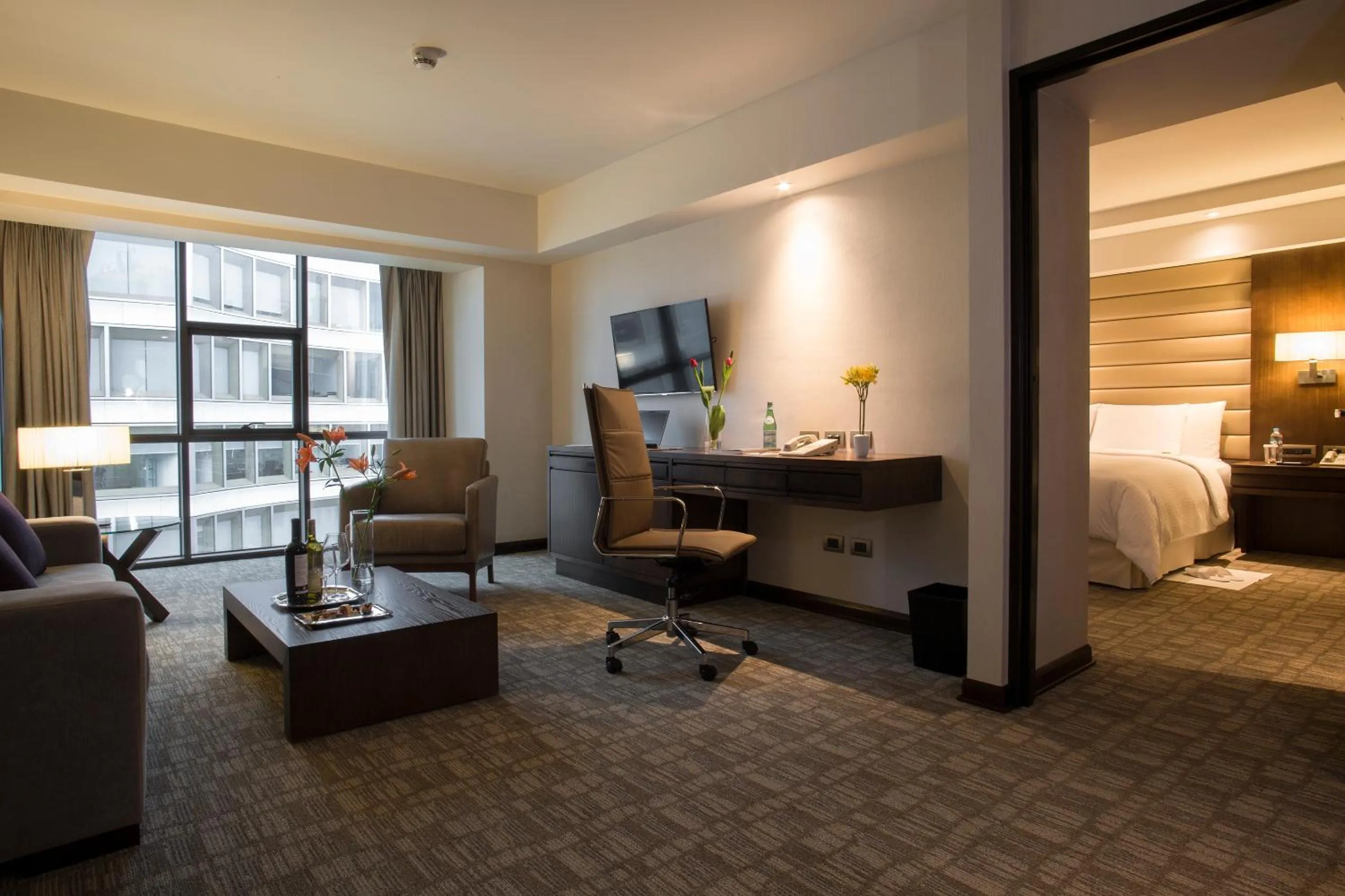 Bedroom, Bed in Swissotel Lima