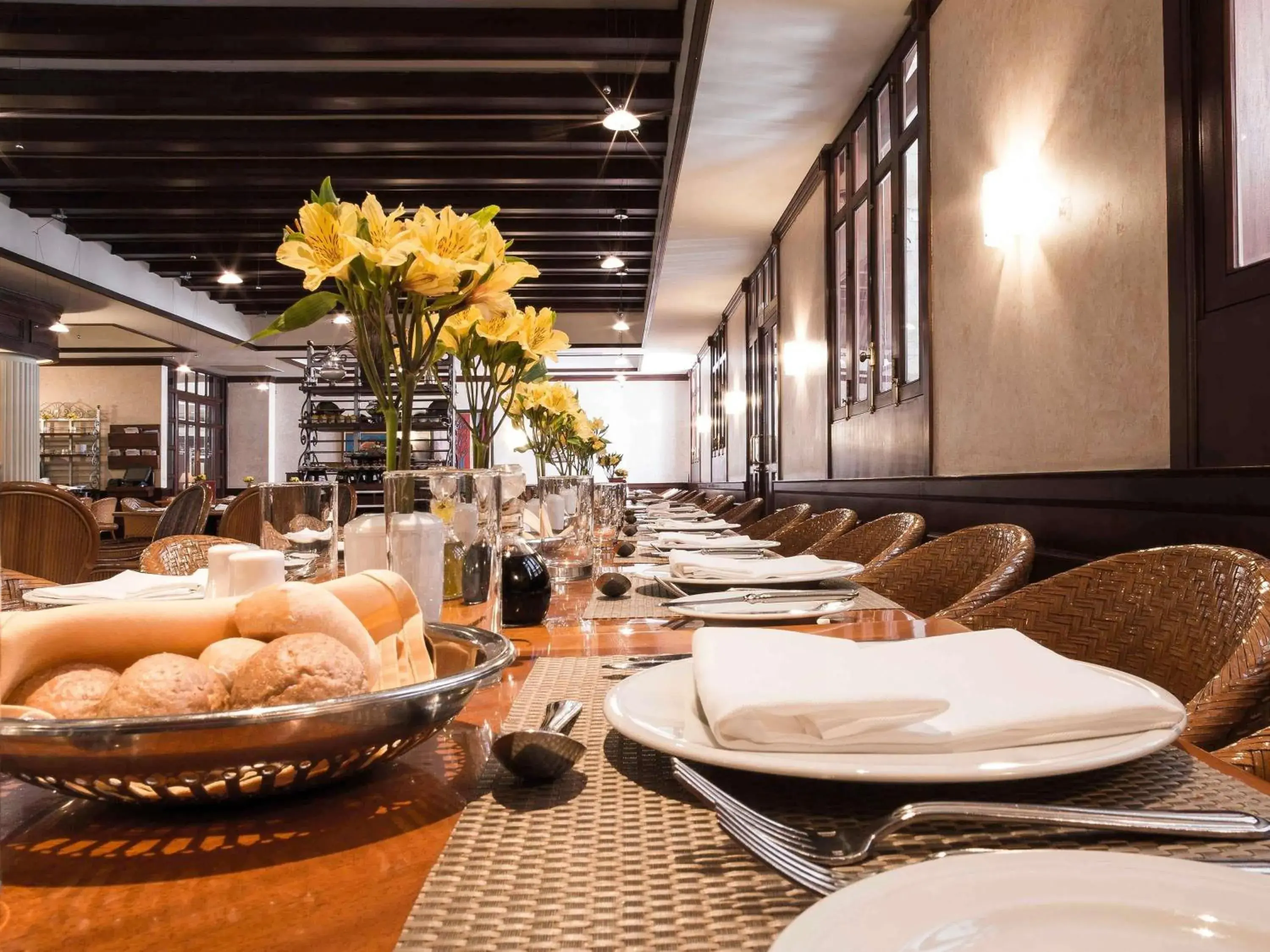 Restaurant/places to eat in Swissotel Lima Restaurant/places to eat in Swissotel Lima