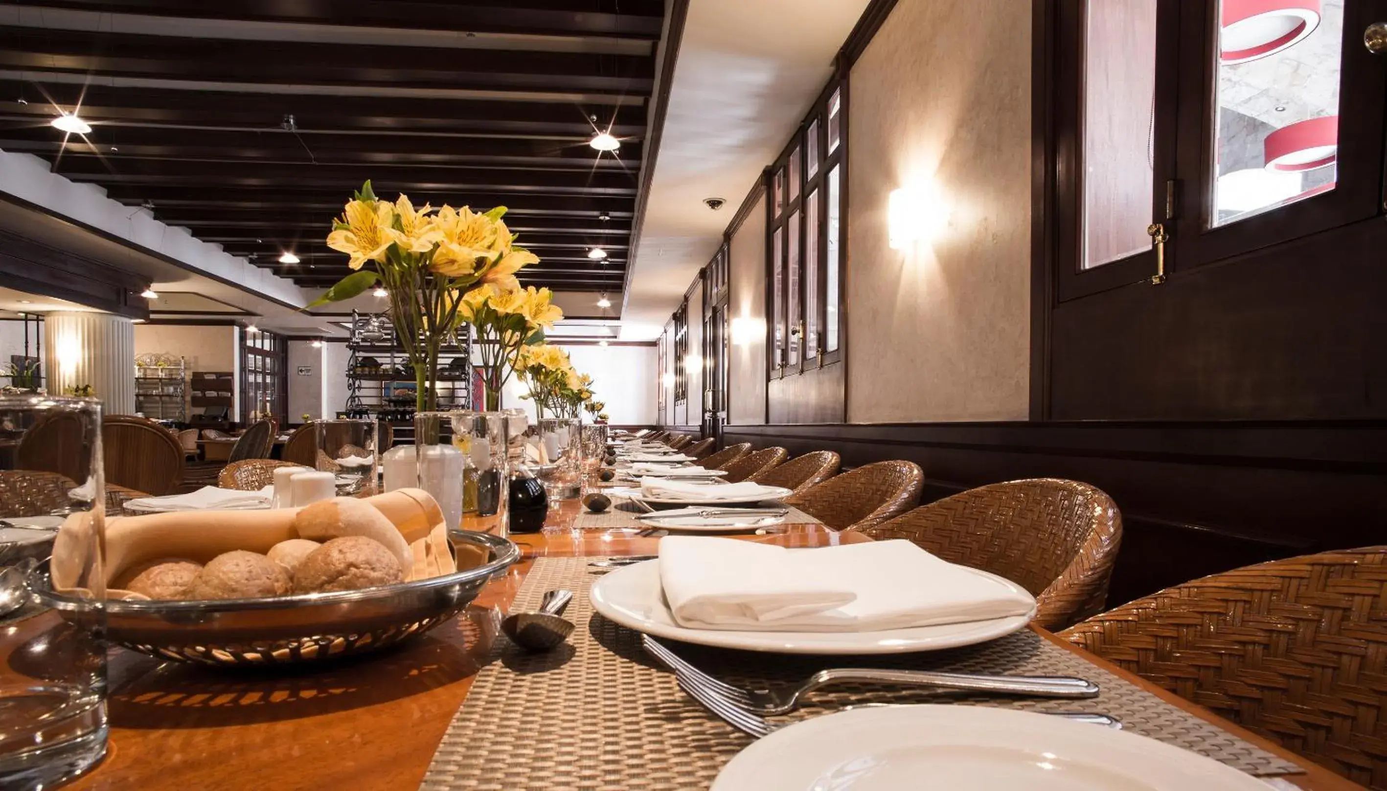 Restaurant/places to eat in Swissotel Lima Restaurant/places to eat in Swissotel Lima