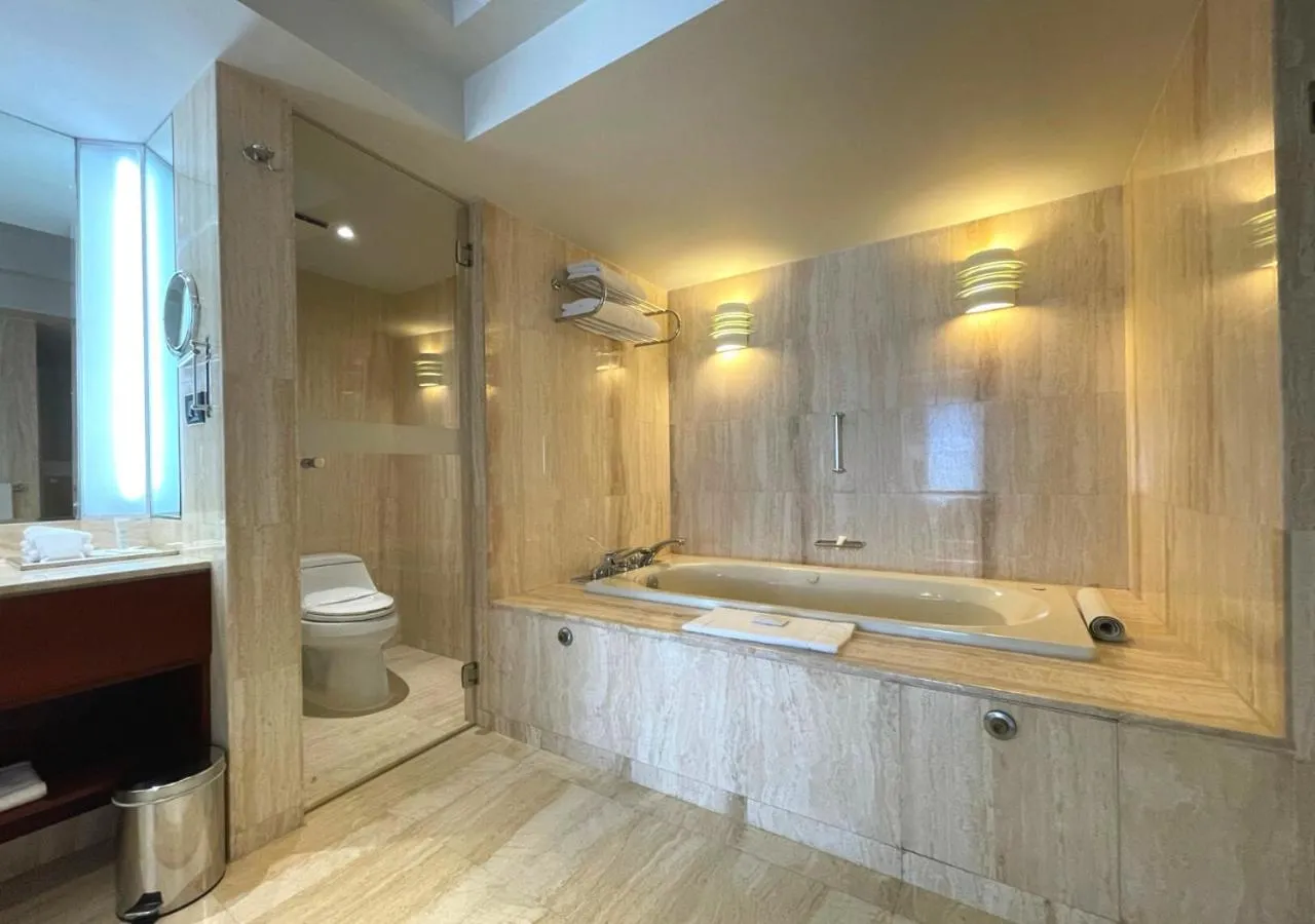 Bathroom in Swissotel Lima