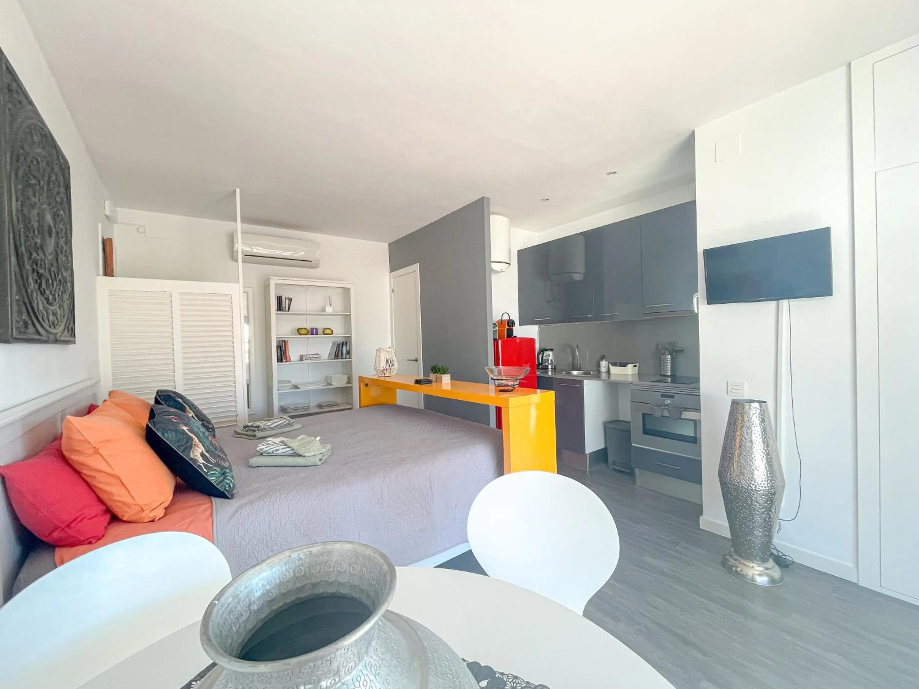 Kitchen or kitchenette in Unique studio Apartment with amazing terrace Sitges centre beach
