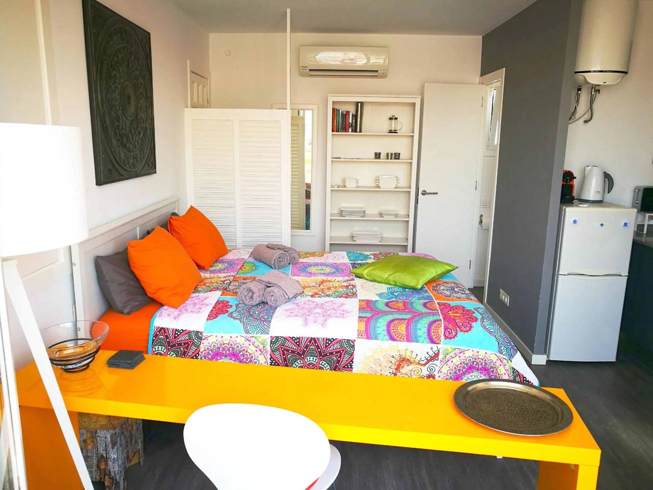 Bed in Unique studio Apartment with amazing terrace Sitges centre beach