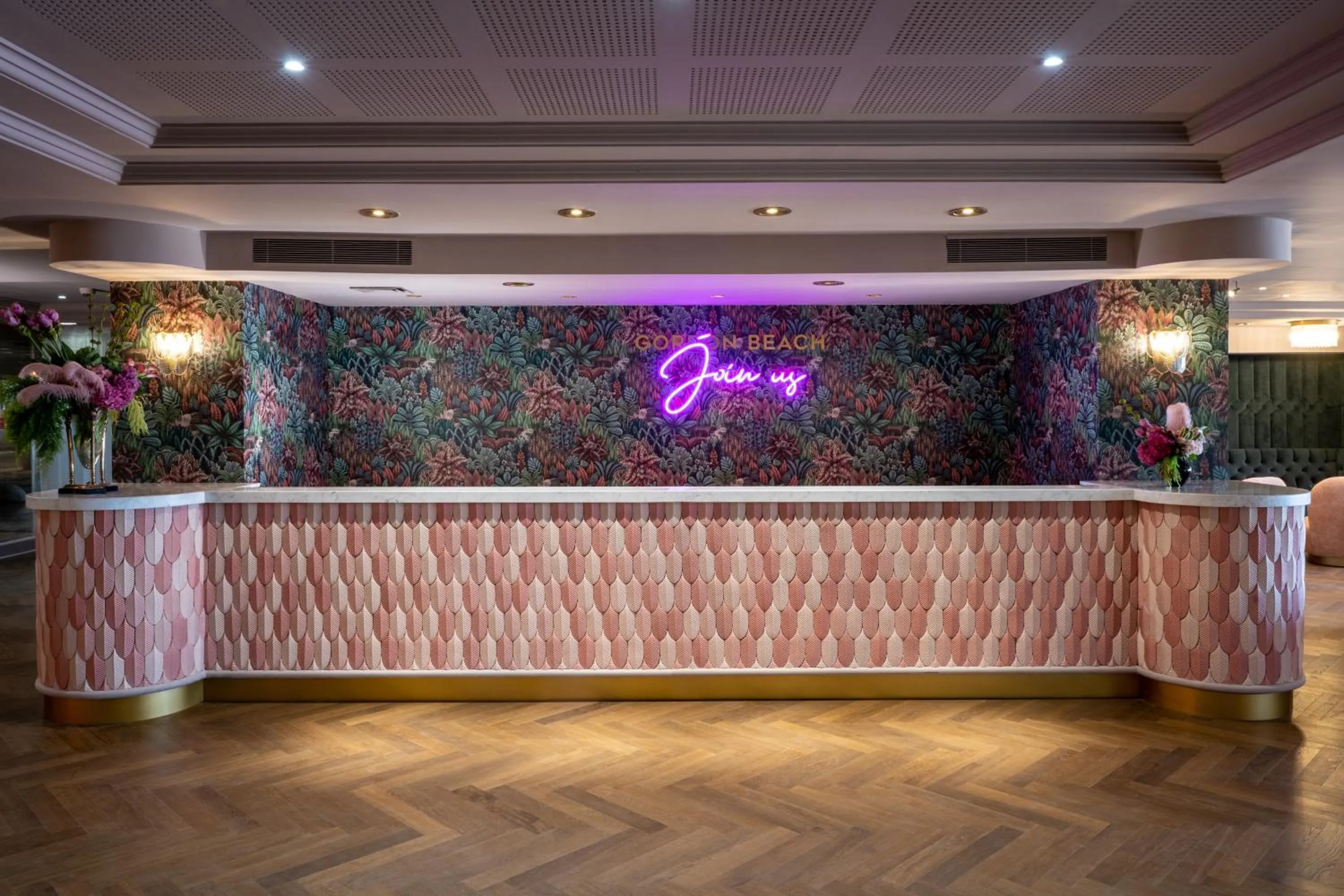 Lobby or reception in Leonardo Gordon Beach