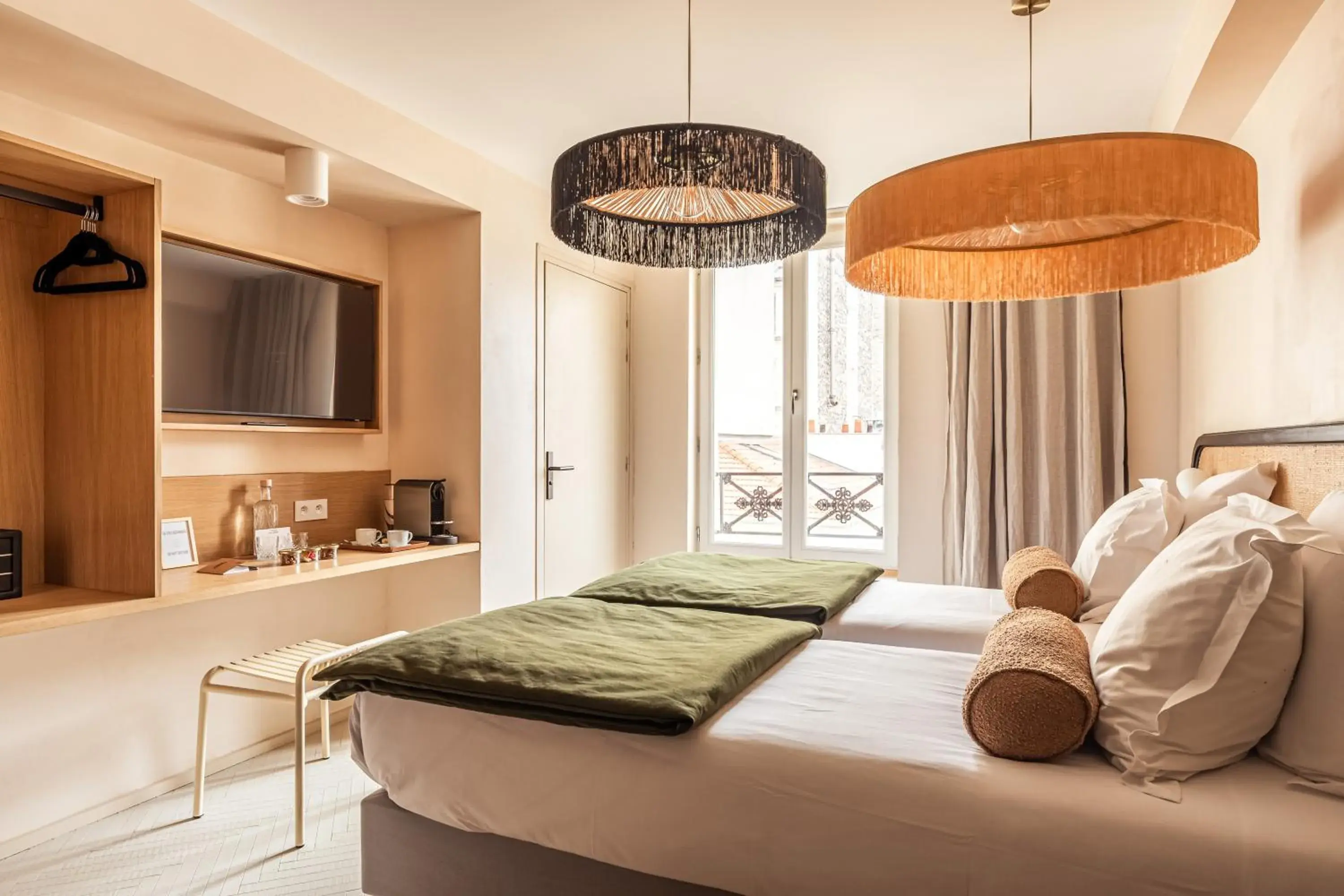 Photo of the whole room, Bed in Hôtel Maison Traversière Photo of the whole room, Bed in Hôtel Maison Traversière