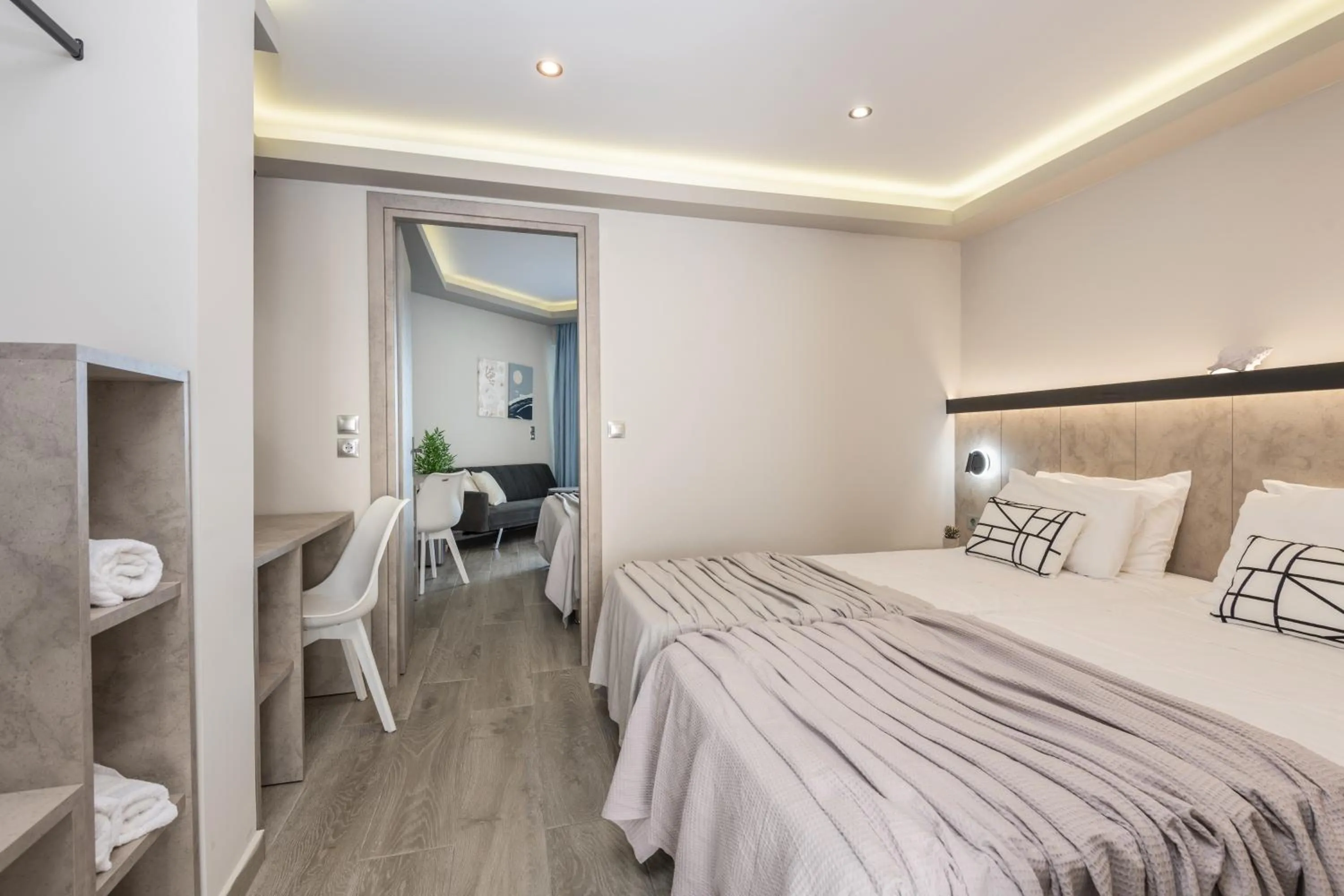 Facade/entrance, Bed in Callinica Hotel