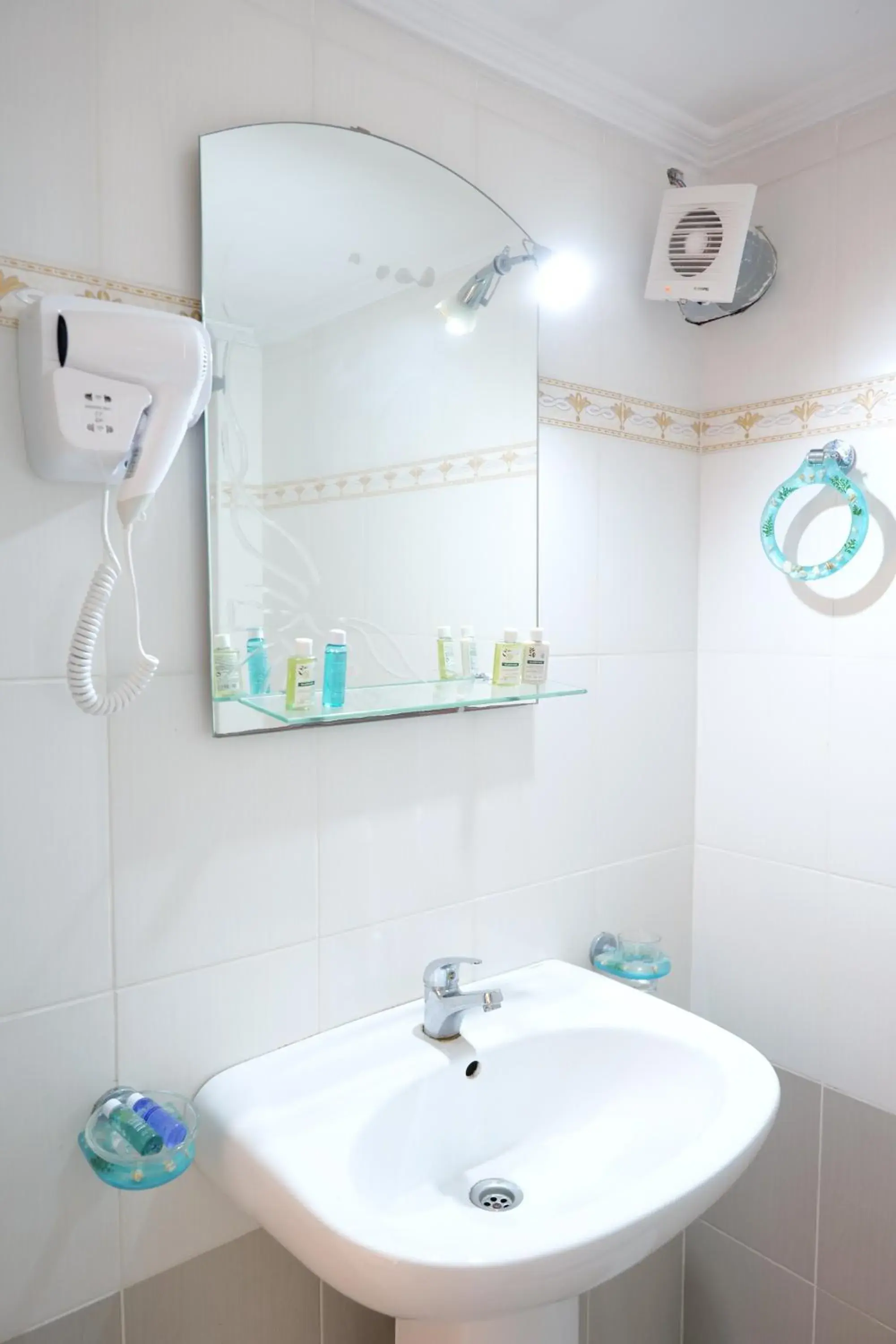 Deluxe Apartment in Miracle Apartments Saranda Deluxe Apartment in Miracle Apartments Saranda
