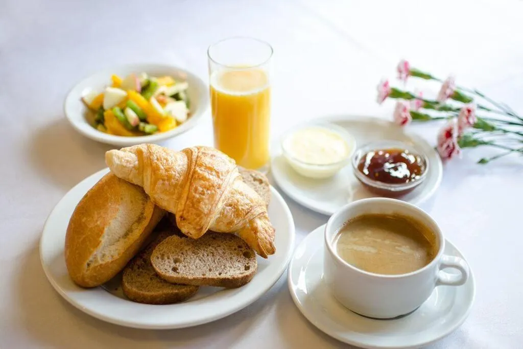 Breakfast in Hôtel Saint Louis de France