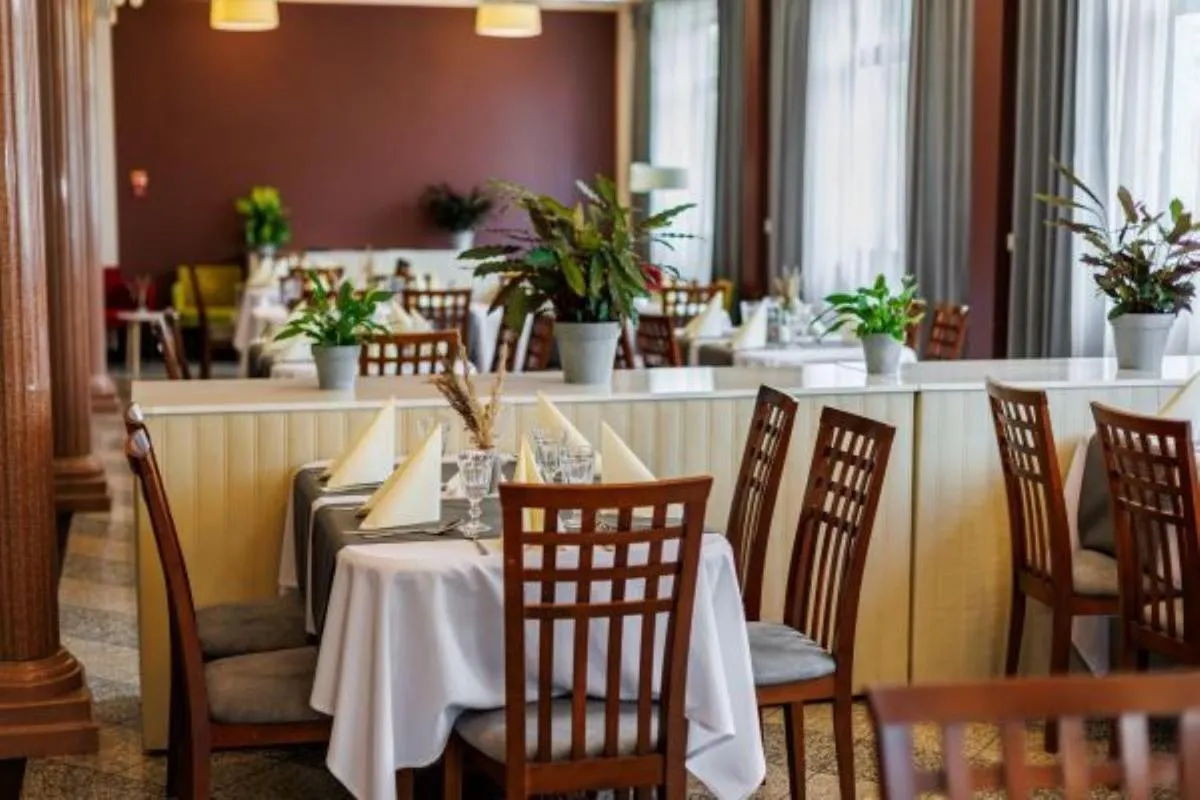 Restaurant/places to eat in Hotel 500 W Strykowie