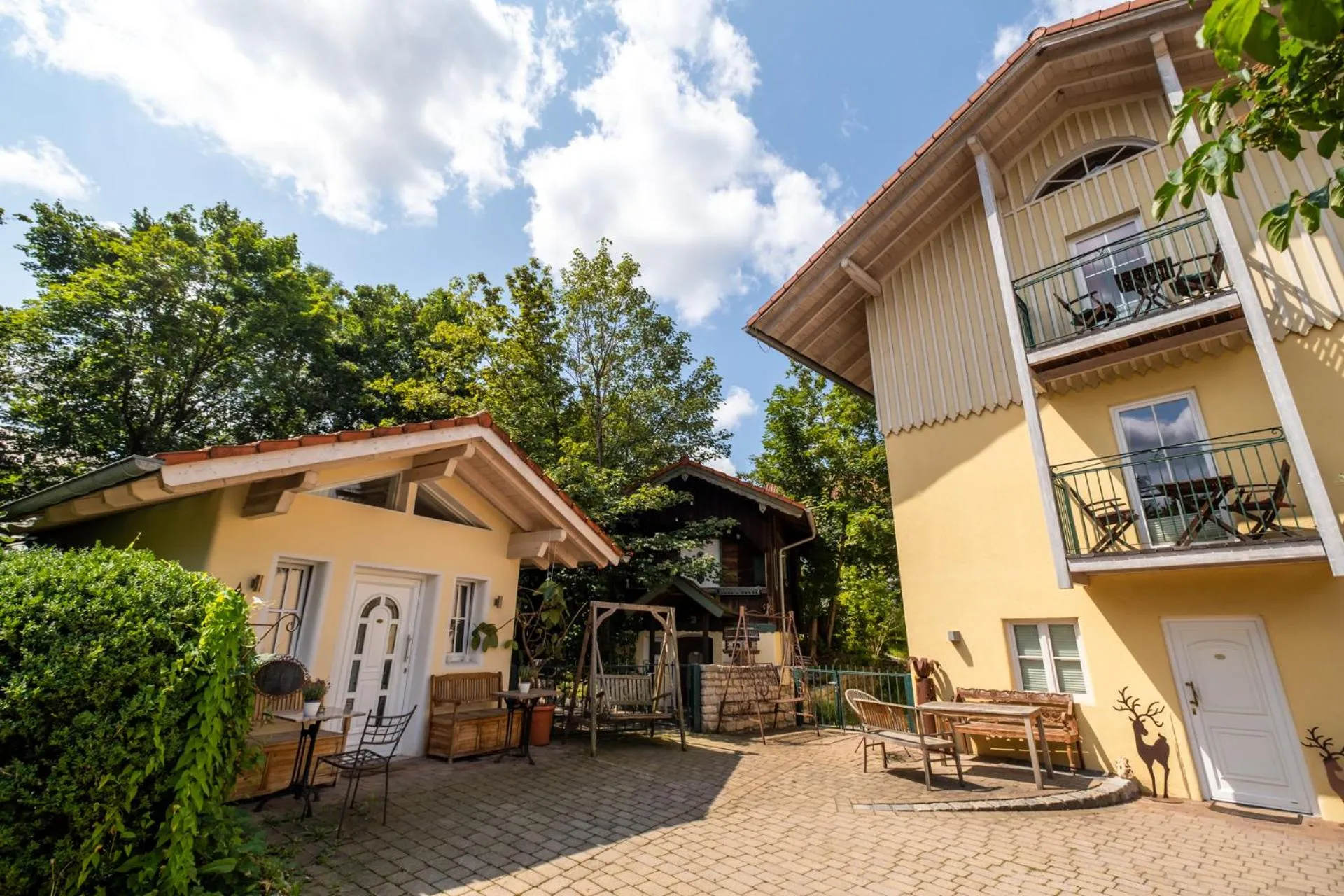 Property building in Landhaus Hotel Wolfratshausen