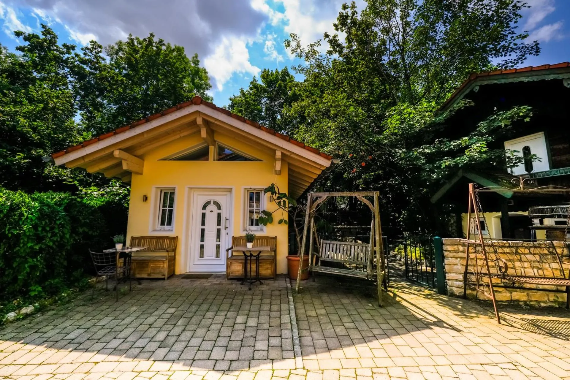 Property building in Landhaus Hotel Wolfratshausen