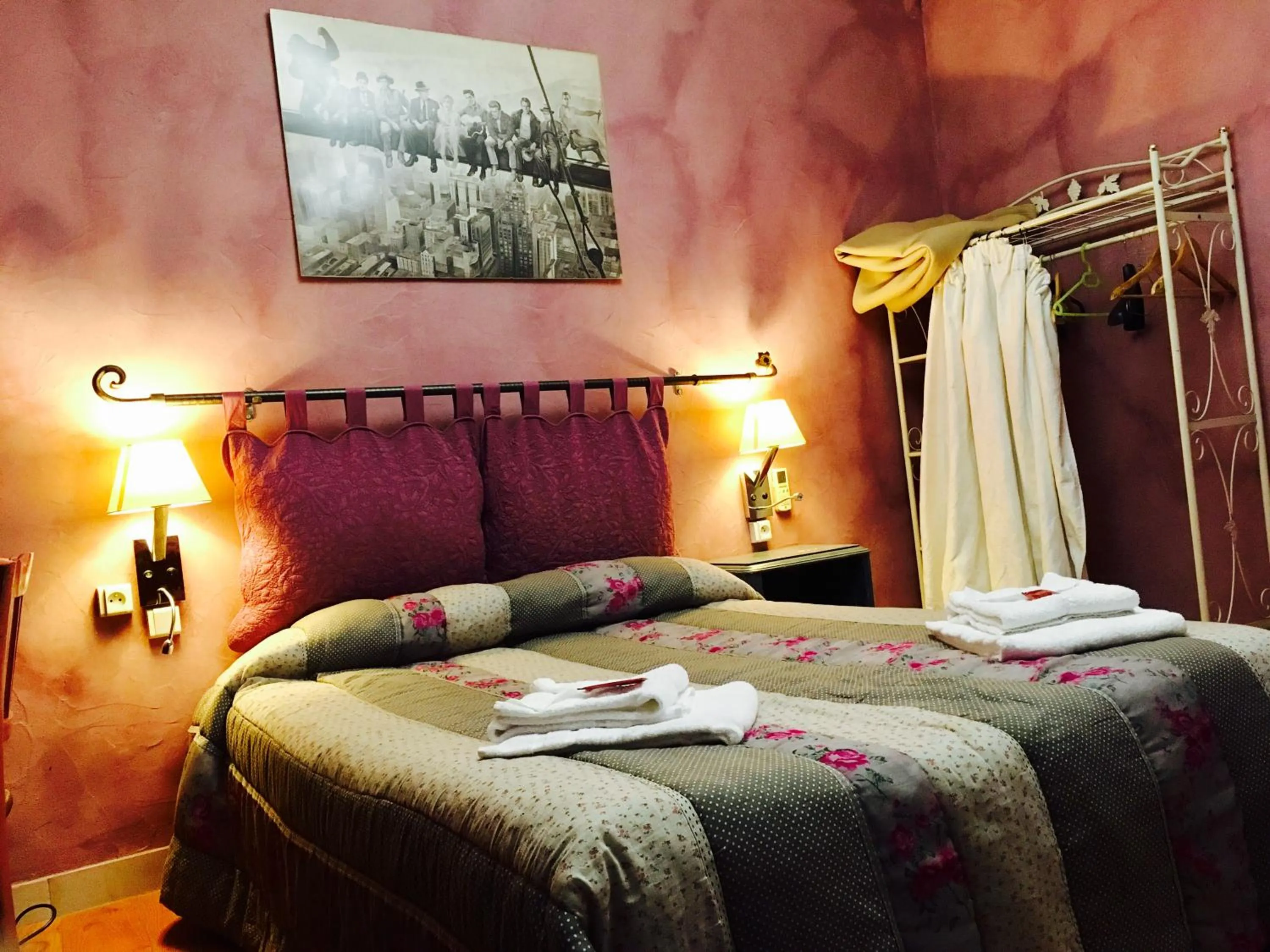 Photo of the whole room, Bed in Boutique Hotel Couleurs Suds