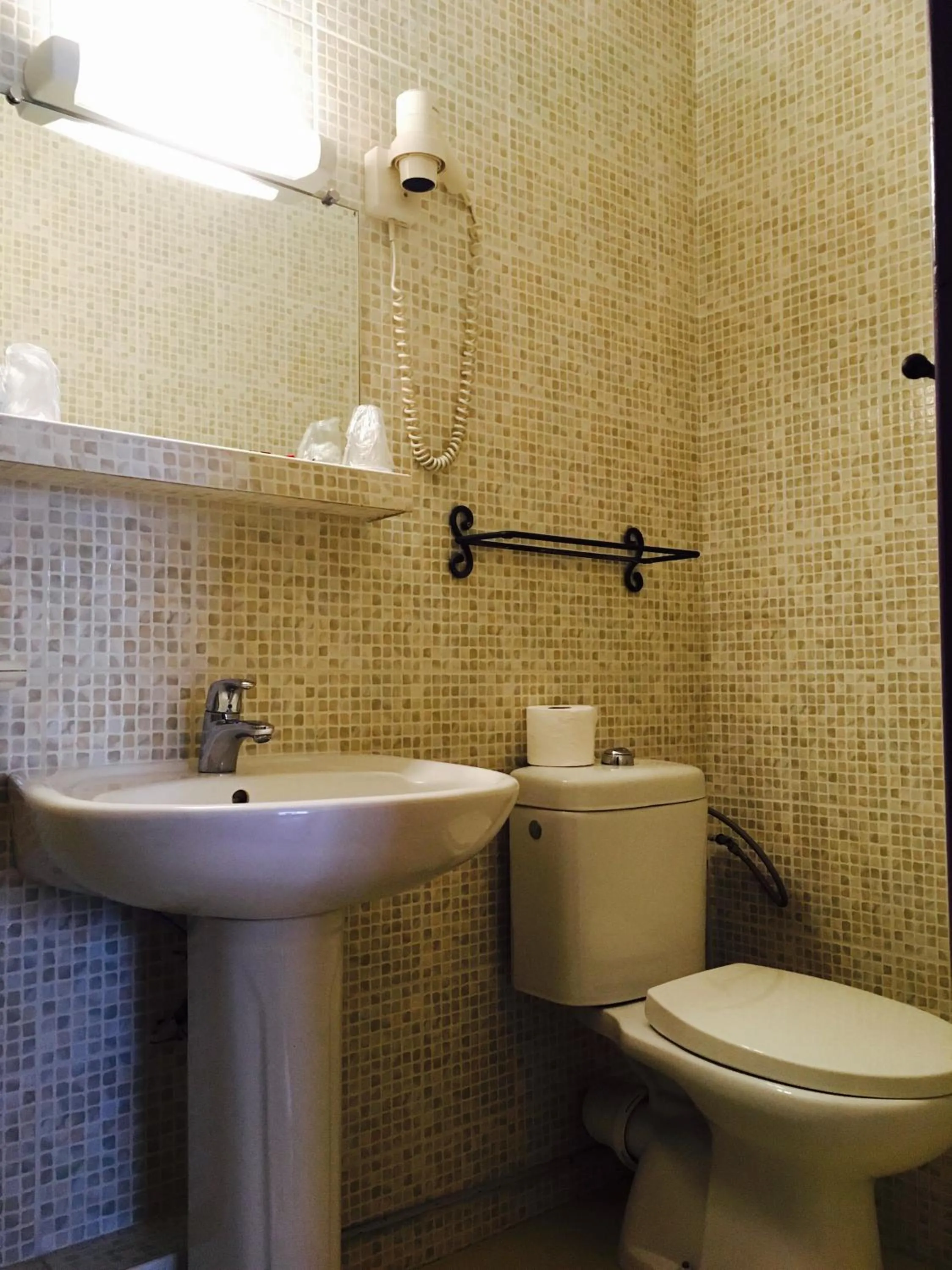 Toilet in Boutique Hotel Couleurs Suds