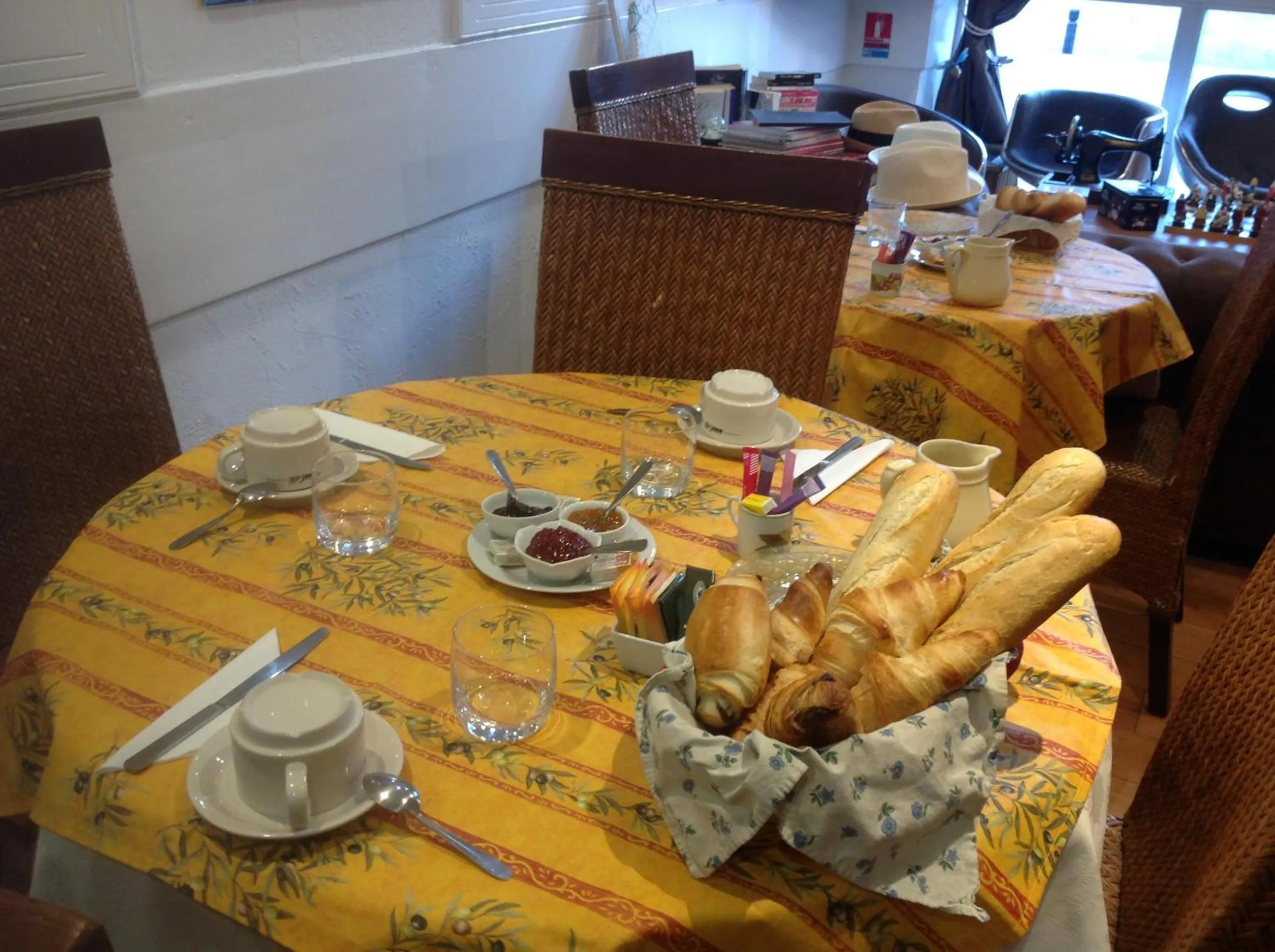 Breakfast in Boutique Hotel Couleurs Suds