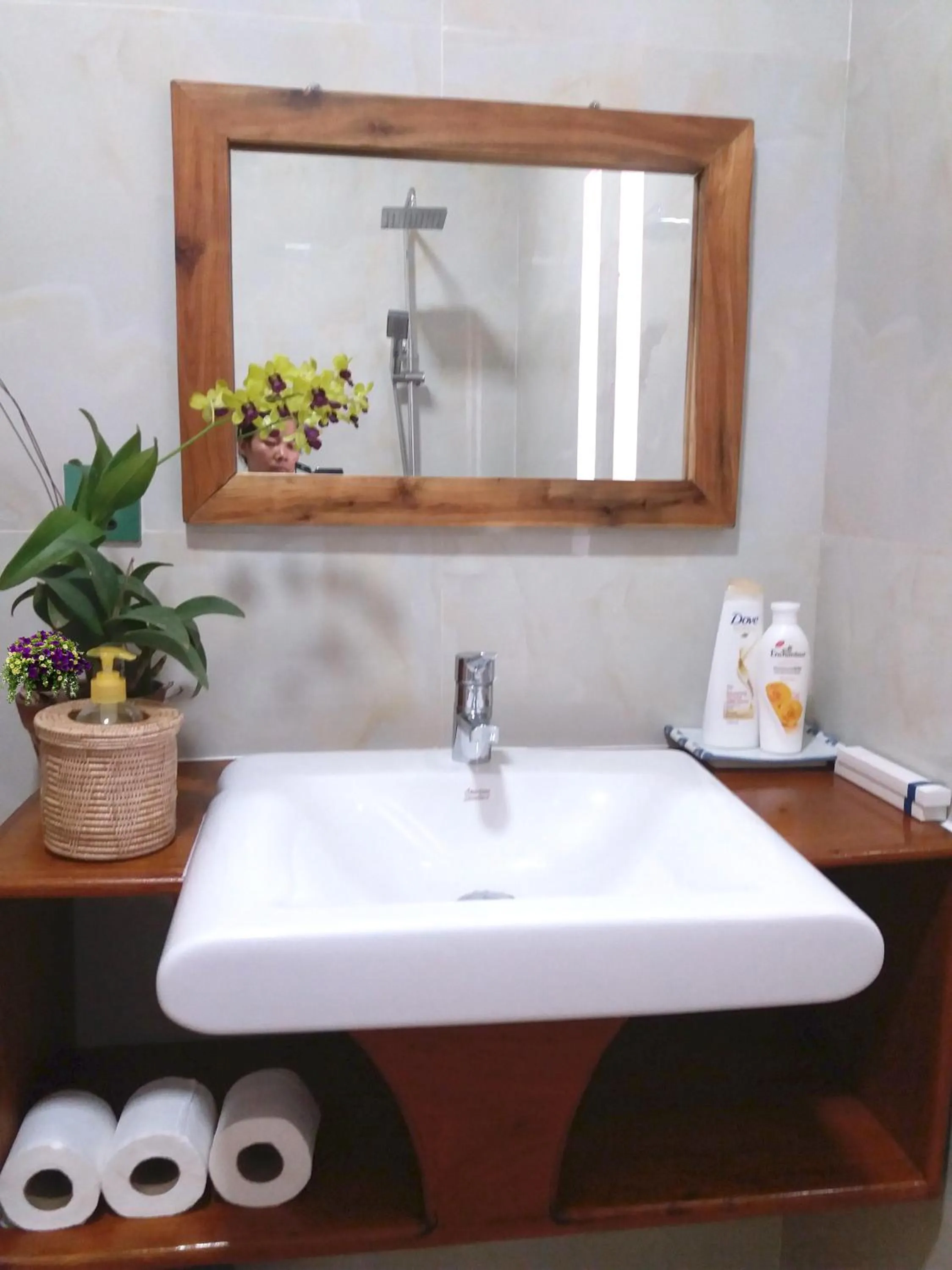 Bathroom in ANGKOR DINO B&B