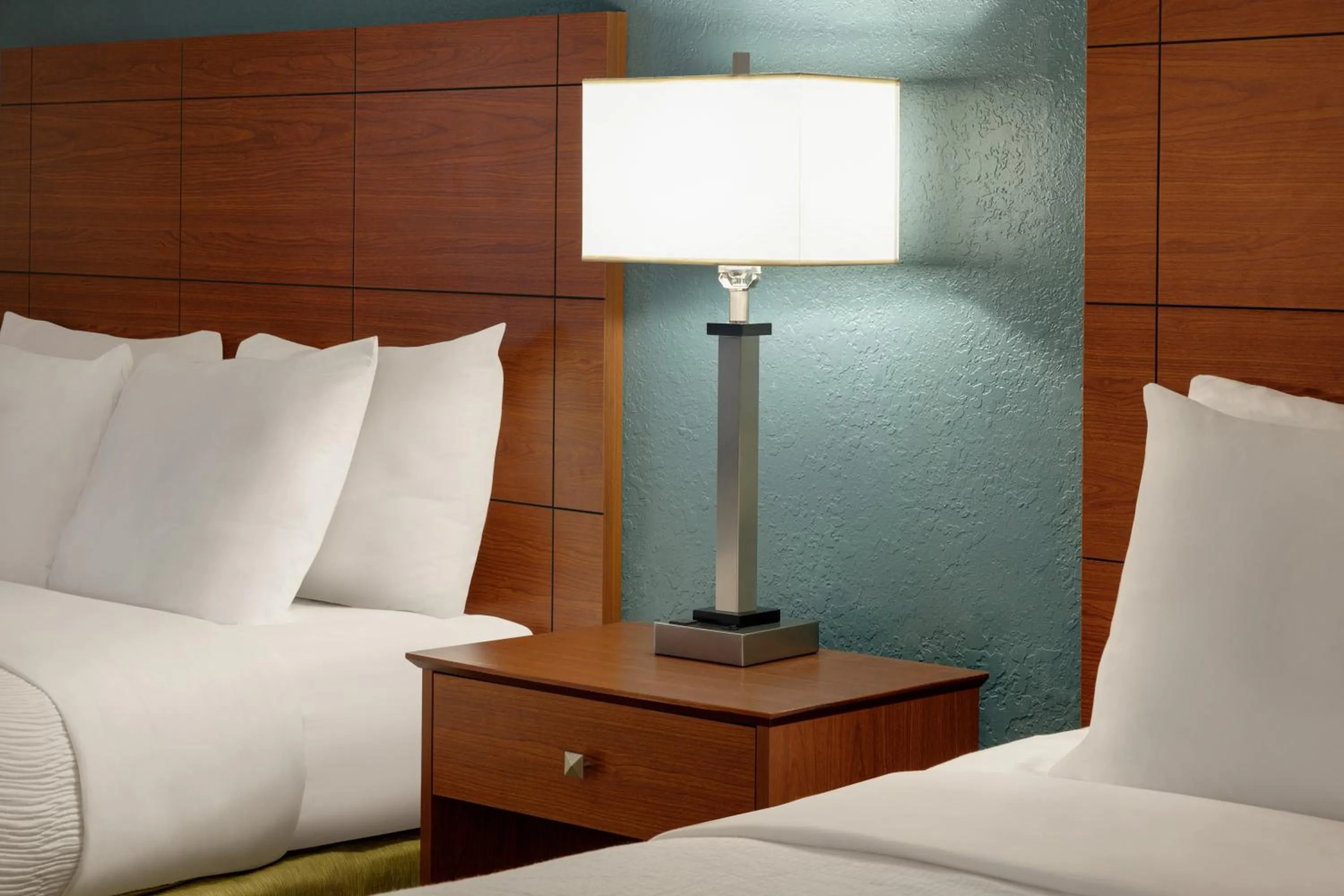 Bedroom, Bed in AmericInn by Wyndham Grand Rapids Airport North