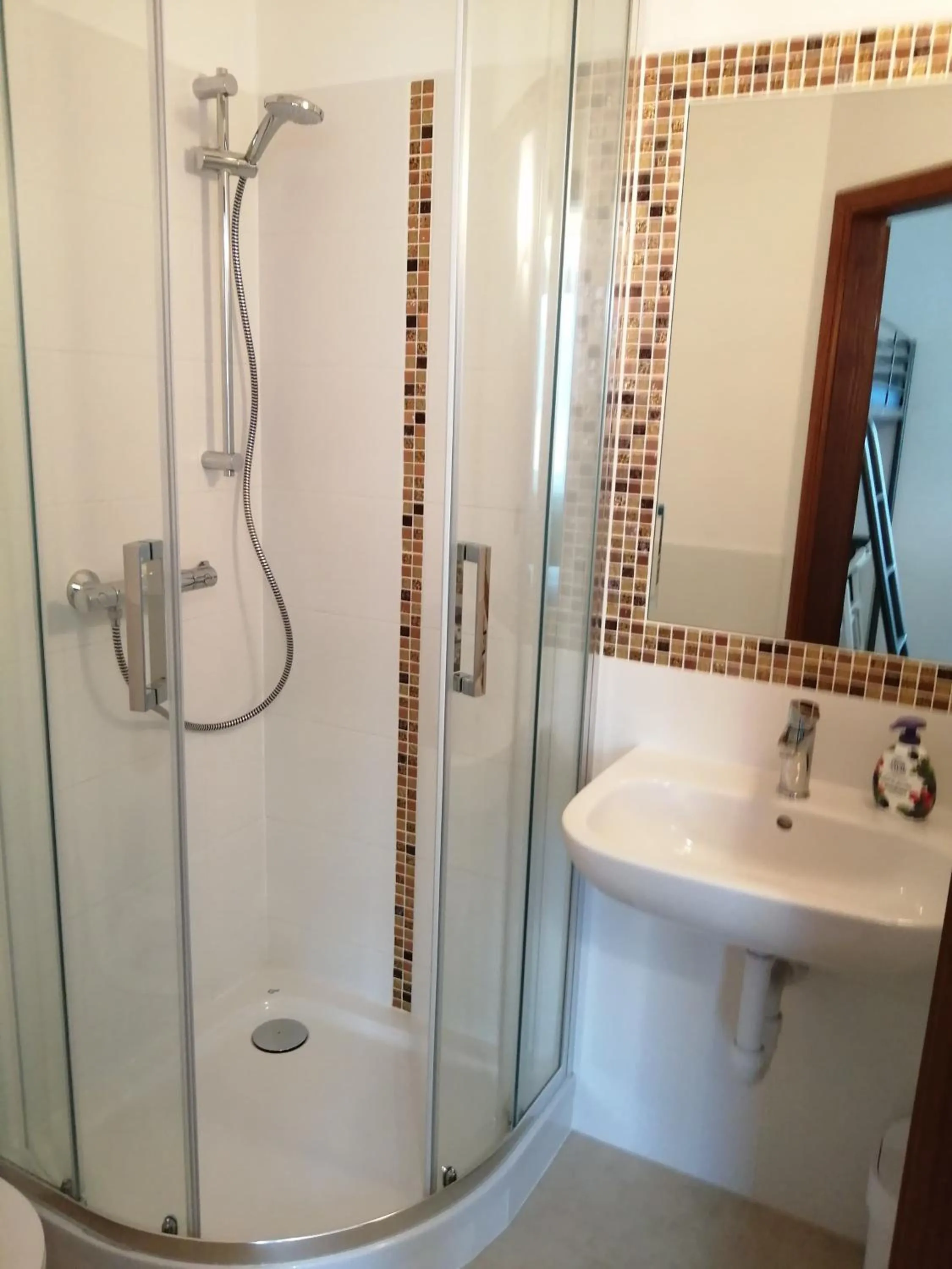 Shower in Bed and Breakfast Relax