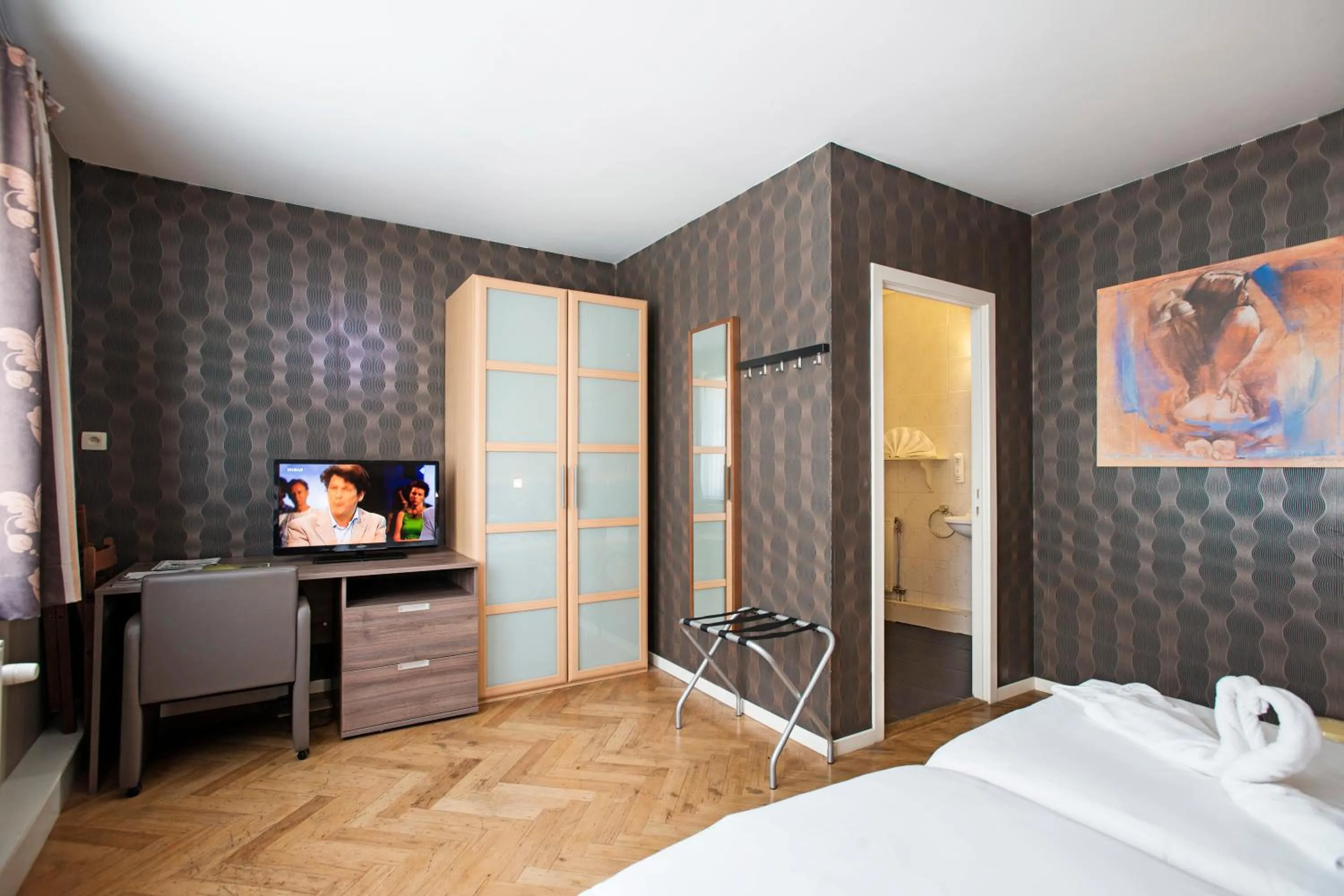 Seating area, Bed in Hotel Cathedral Gent Centrum