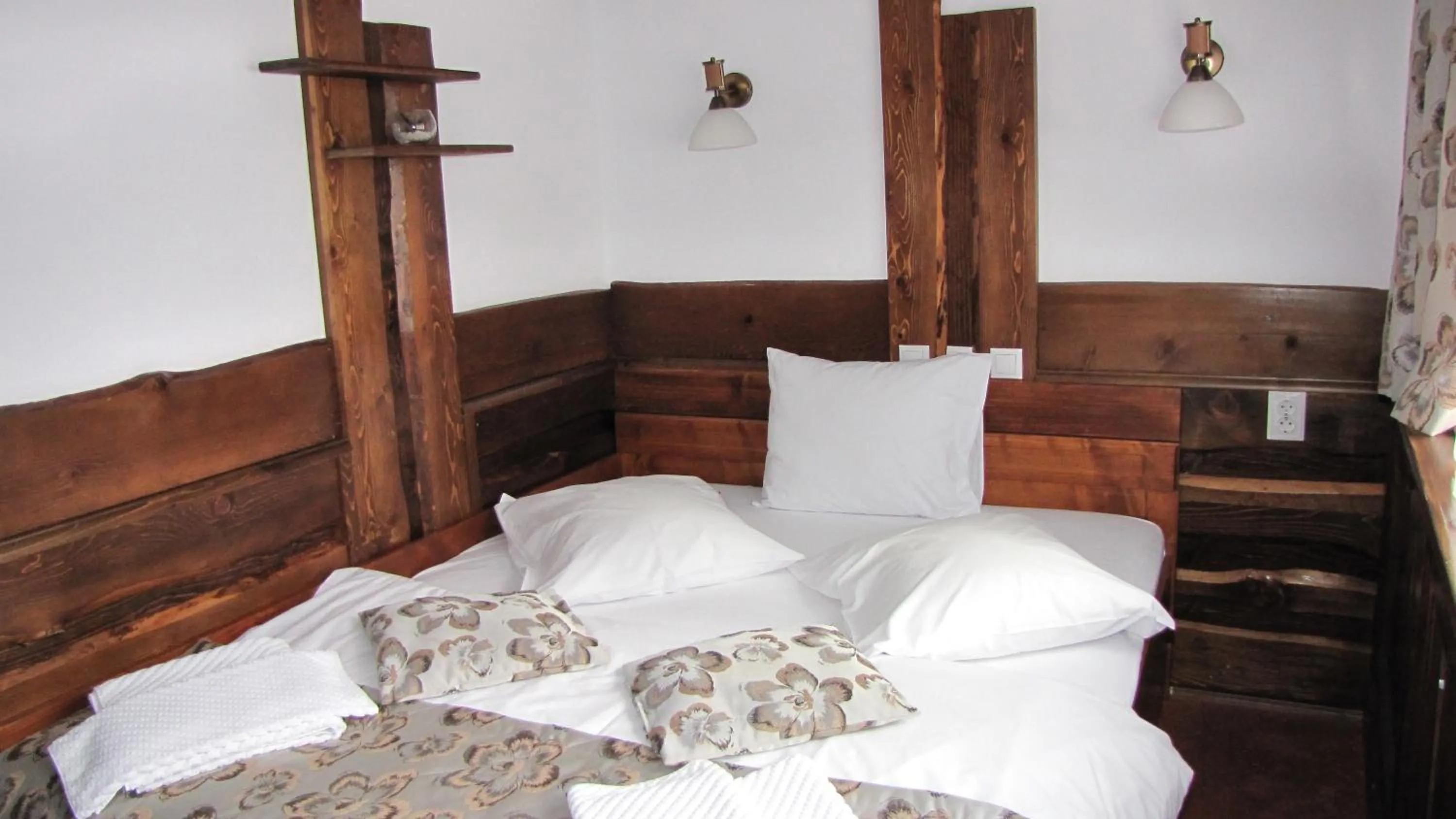Bed in Villa Elitte Predeal