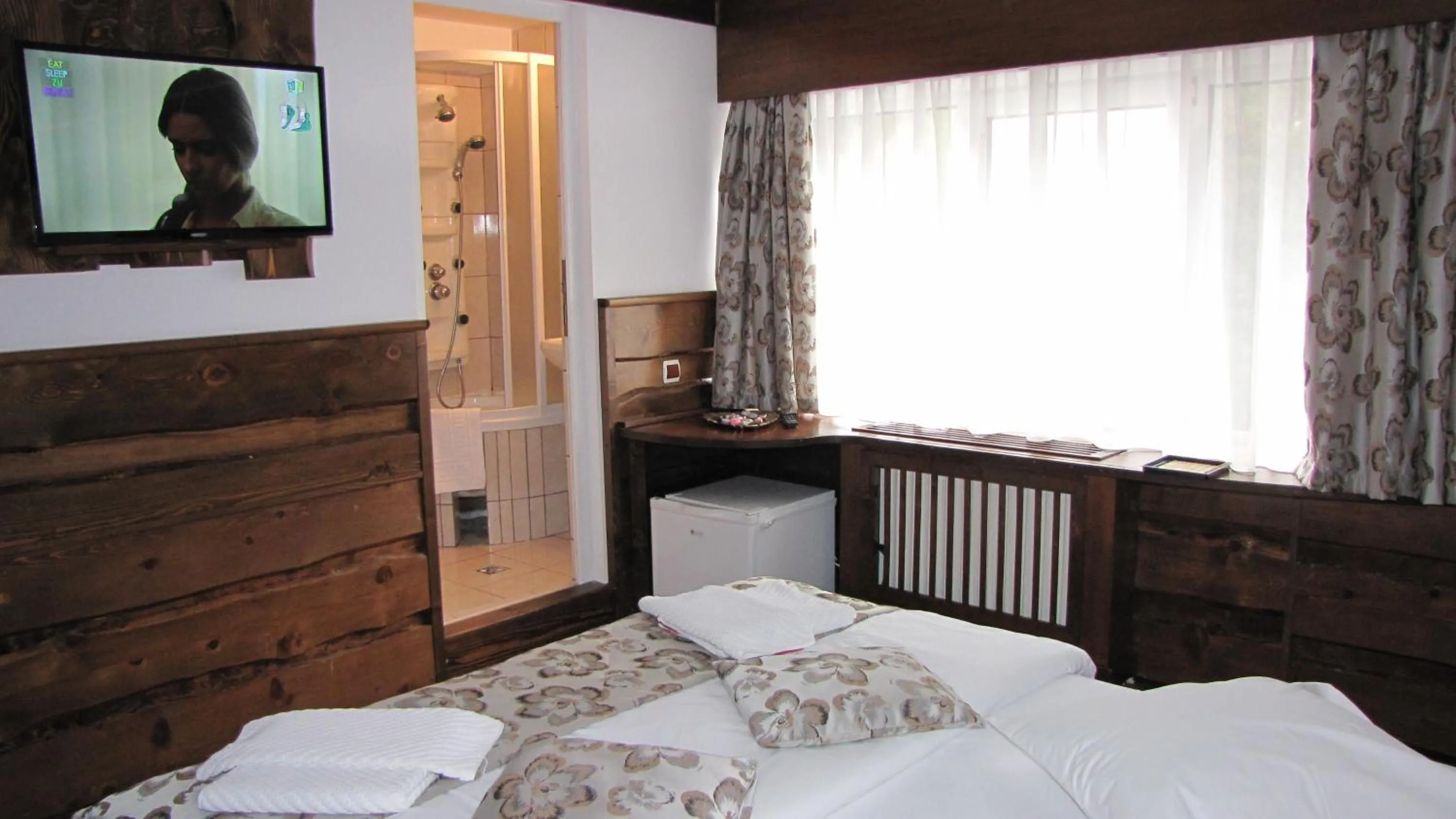TV and multimedia, Bed in Villa Elitte Predeal