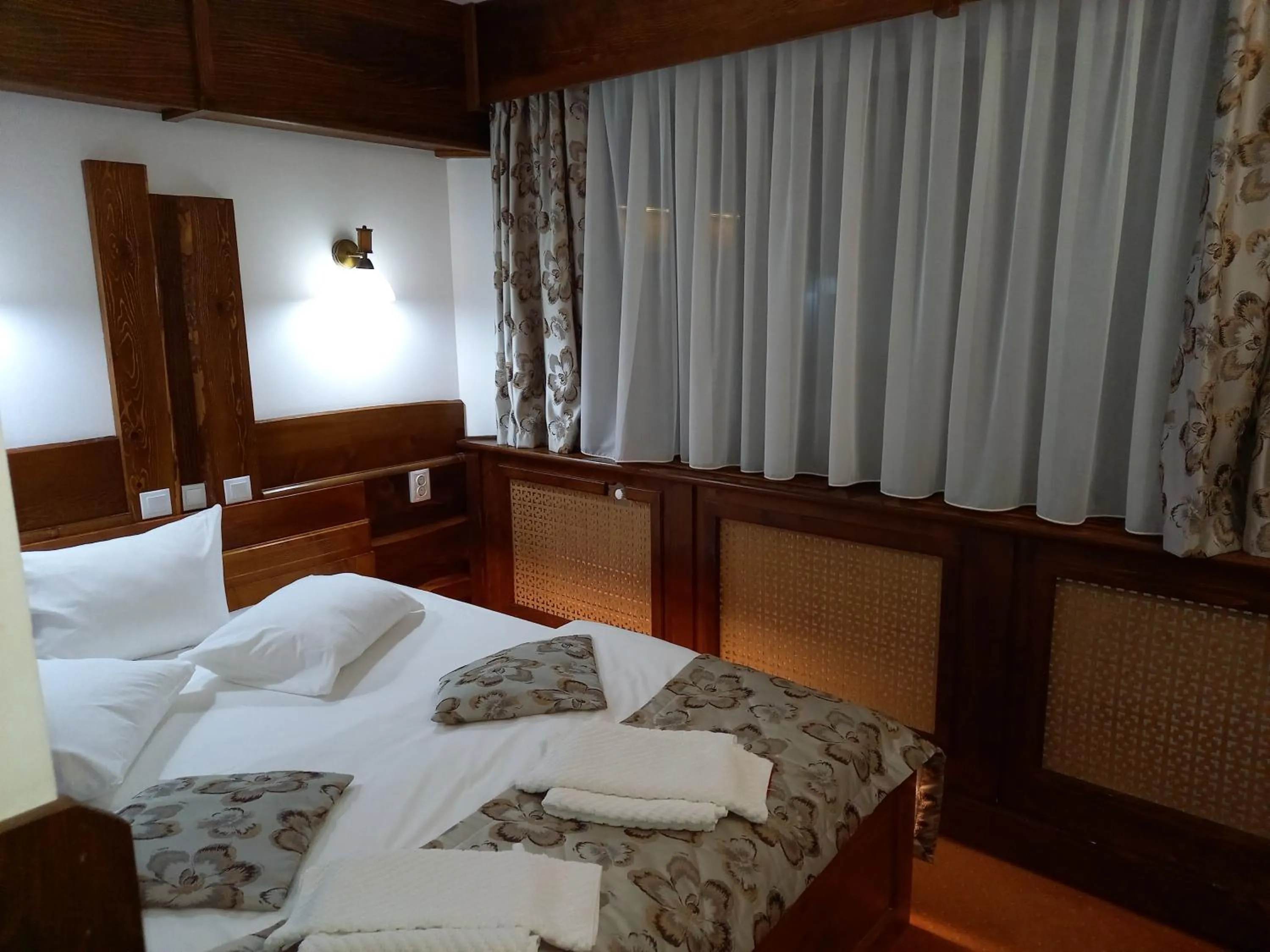 Photo of the whole room, Bed in Villa Elitte Predeal