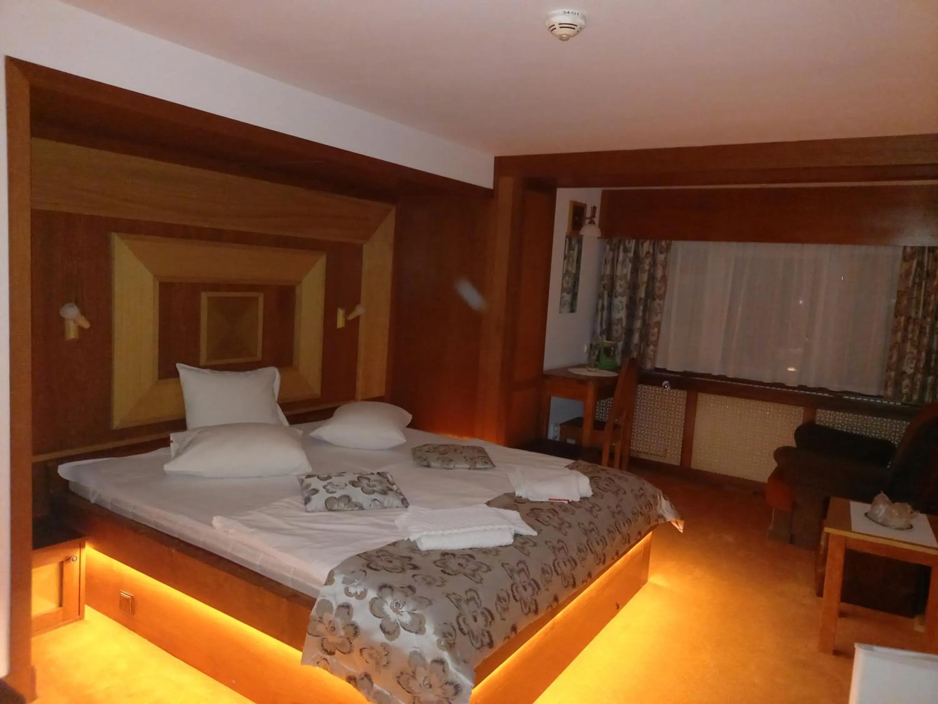 Photo of the whole room, Bed in Villa Elitte Predeal