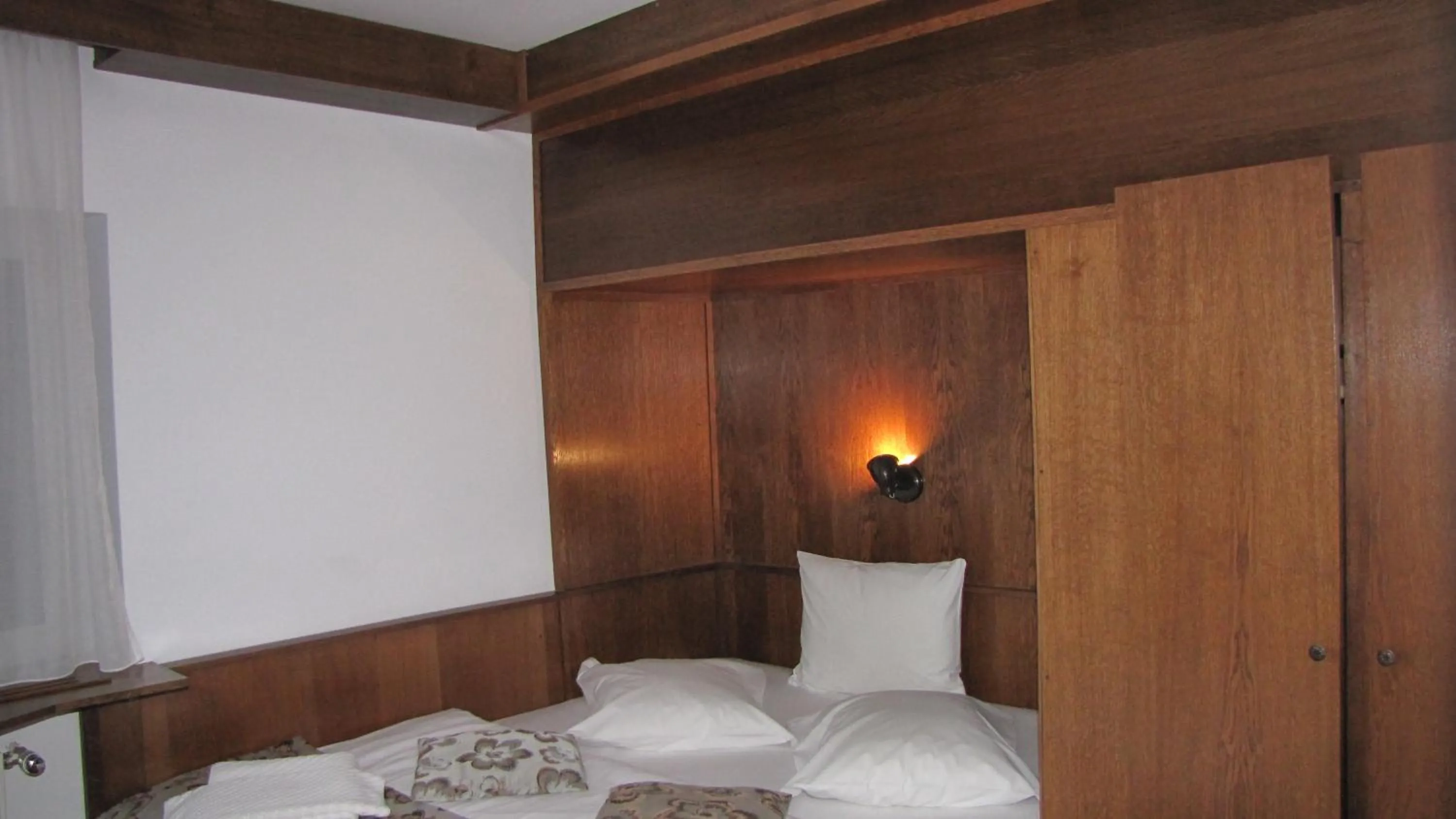 Bed in Villa Elitte Predeal