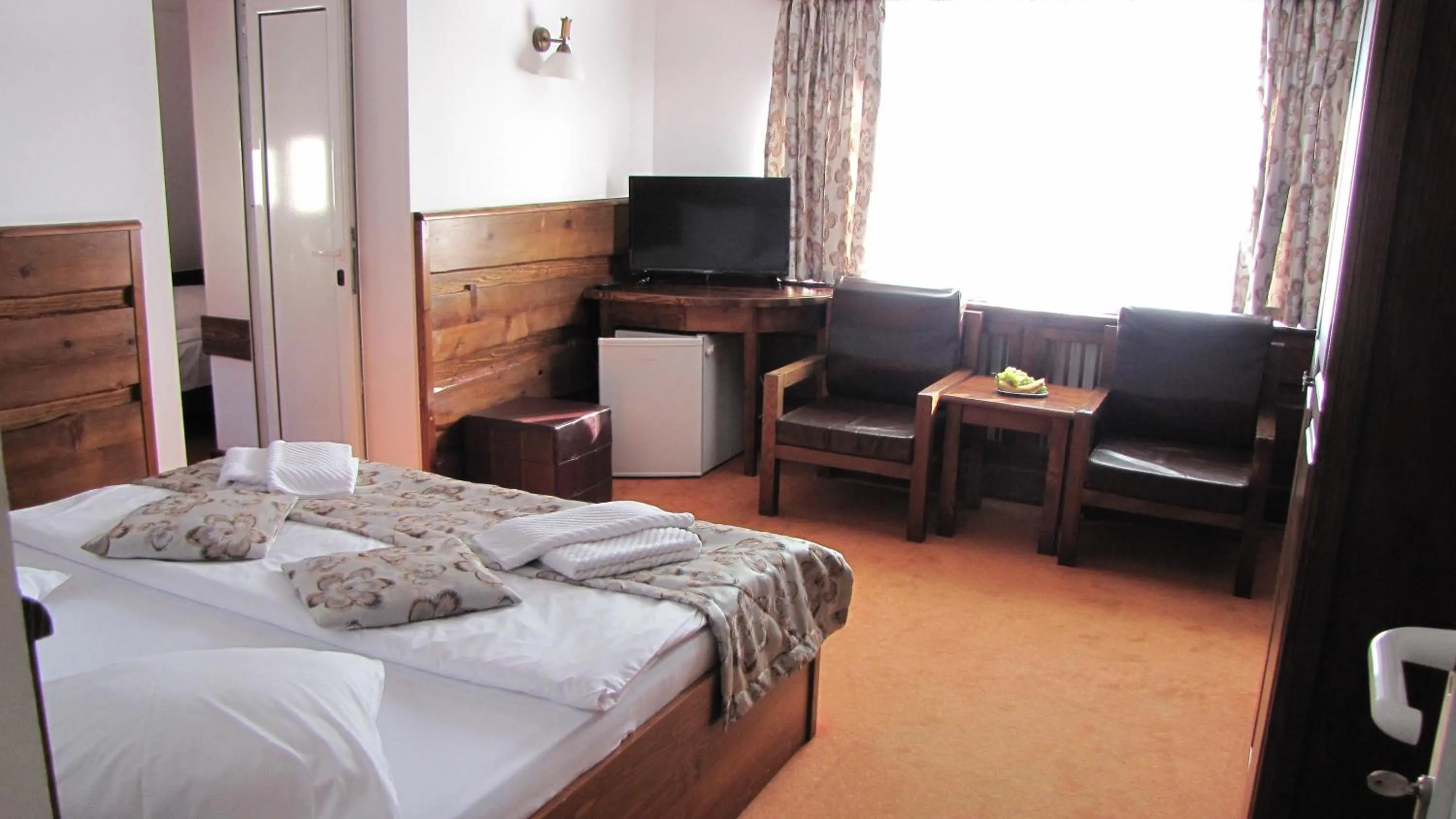 Photo of the whole room, Bed in Villa Elitte Predeal