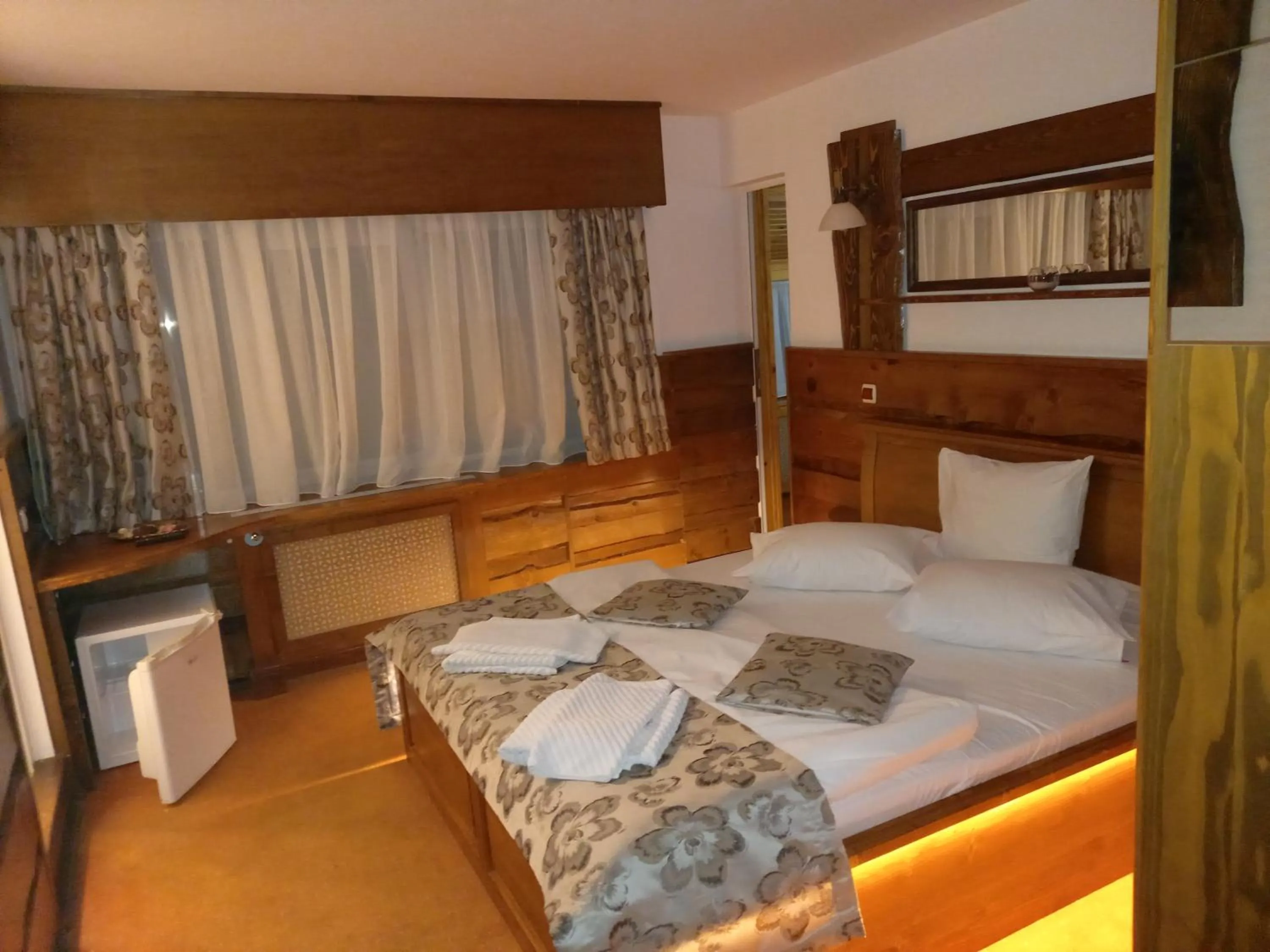 Photo of the whole room, Bed in Villa Elitte Predeal