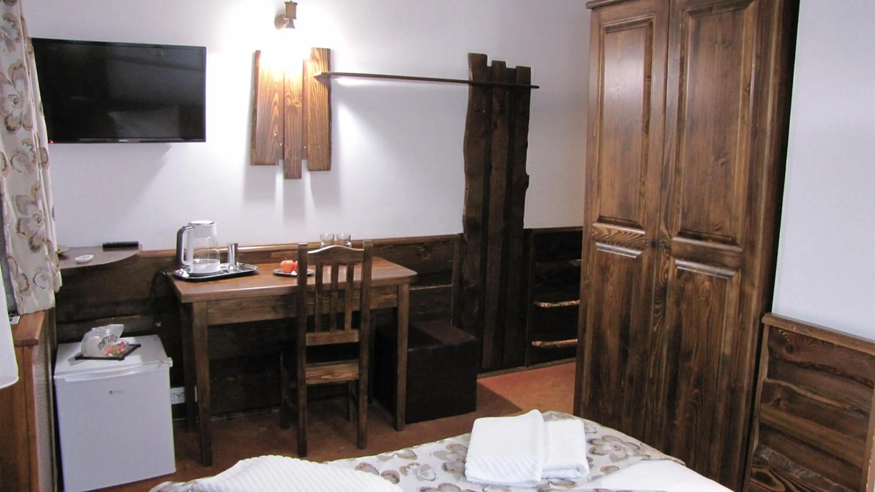 Dining area, Bed in Villa Elitte Predeal