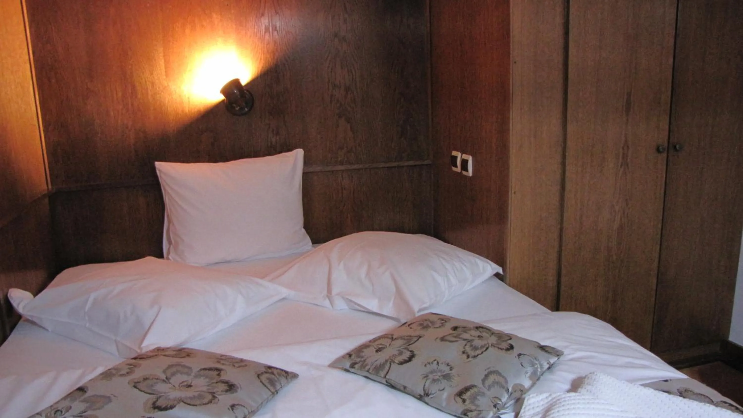 Bed in Villa Elitte Predeal