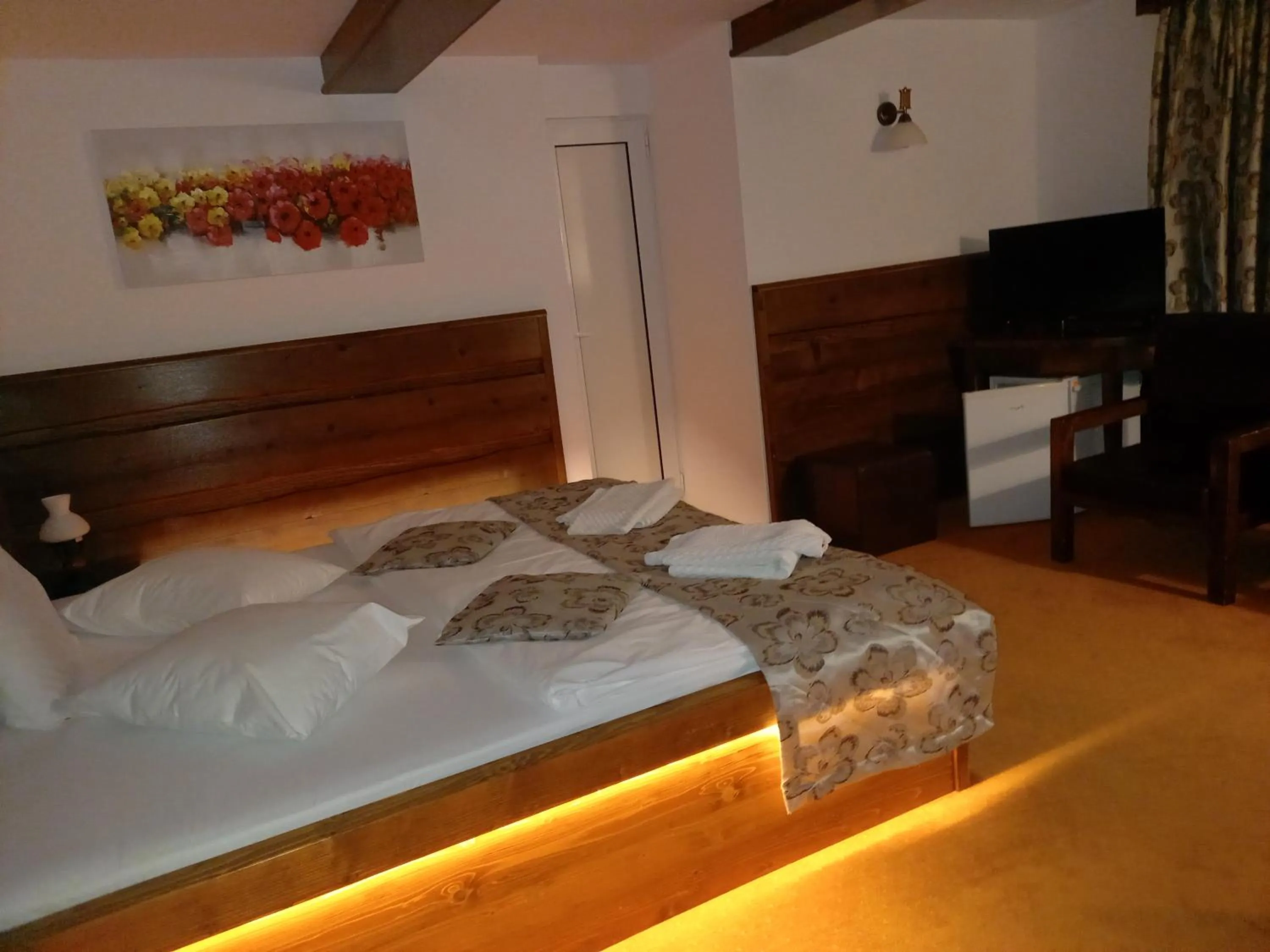 Photo of the whole room, Bed in Villa Elitte Predeal