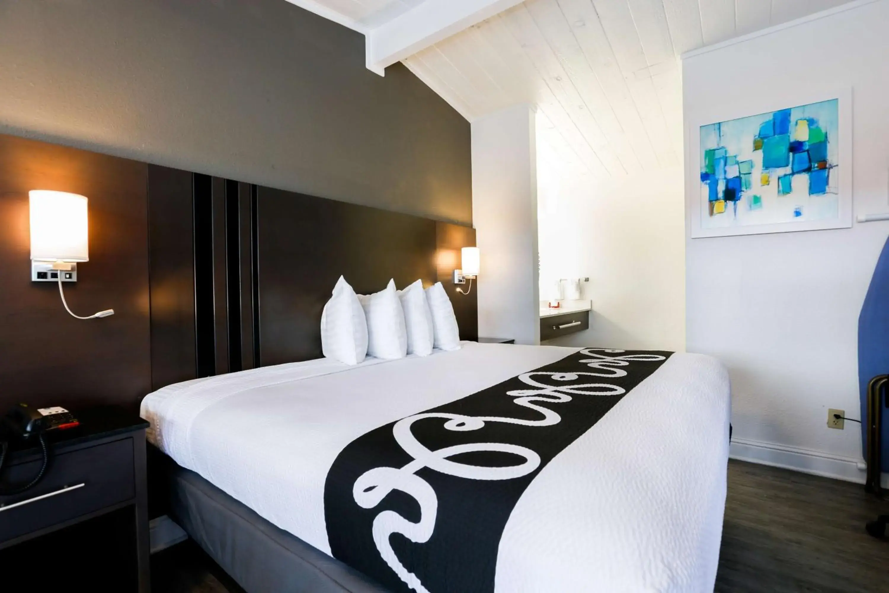 Bedroom, Bed in SureStay Hotel by Best Western Seaside Monterey Bedroom, Bed in SureStay Hotel by Best Western Seaside Monterey