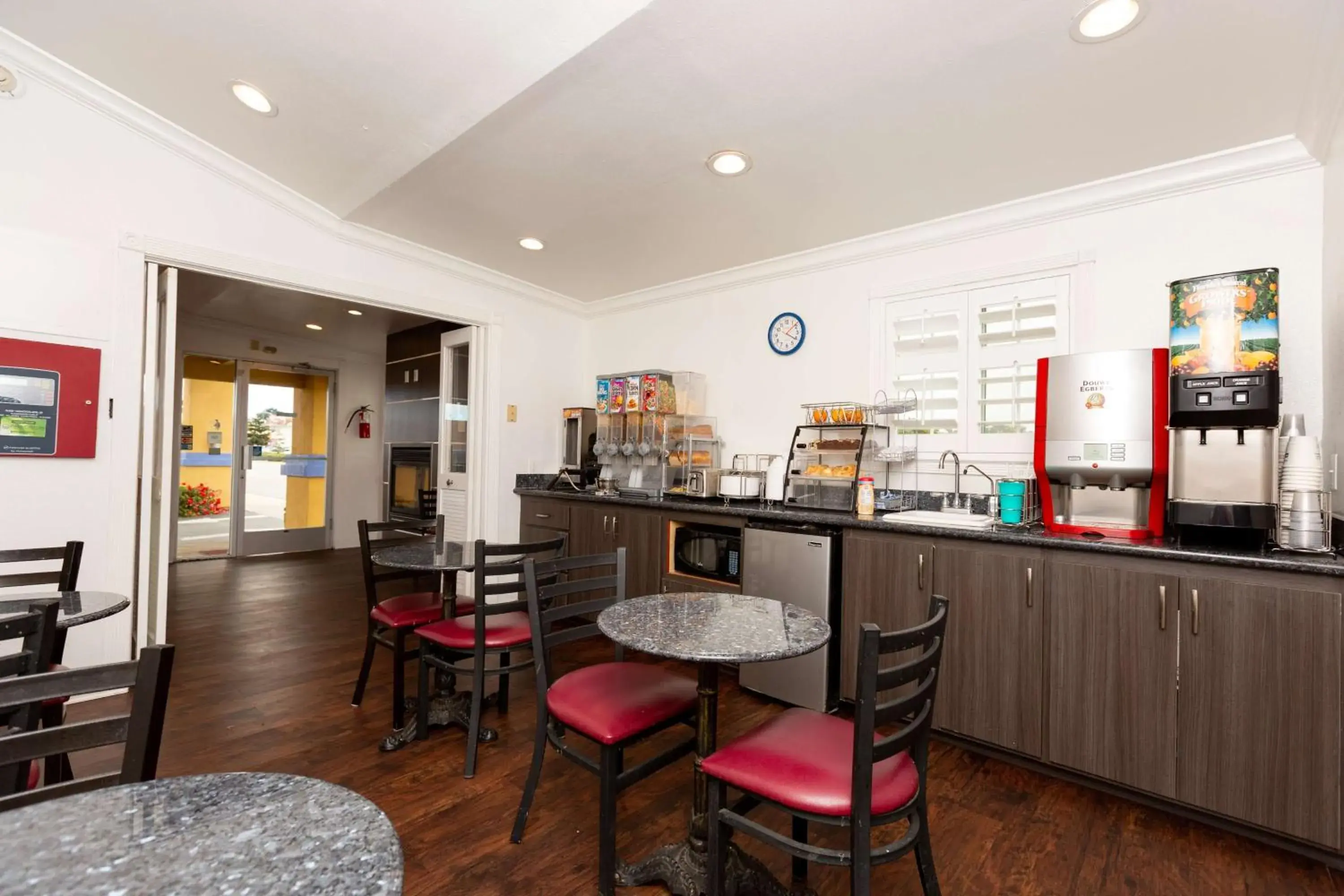 Restaurant/places to eat in SureStay Hotel by Best Western Seaside Monterey Restaurant/places to eat in SureStay Hotel by Best Western Seaside Monterey