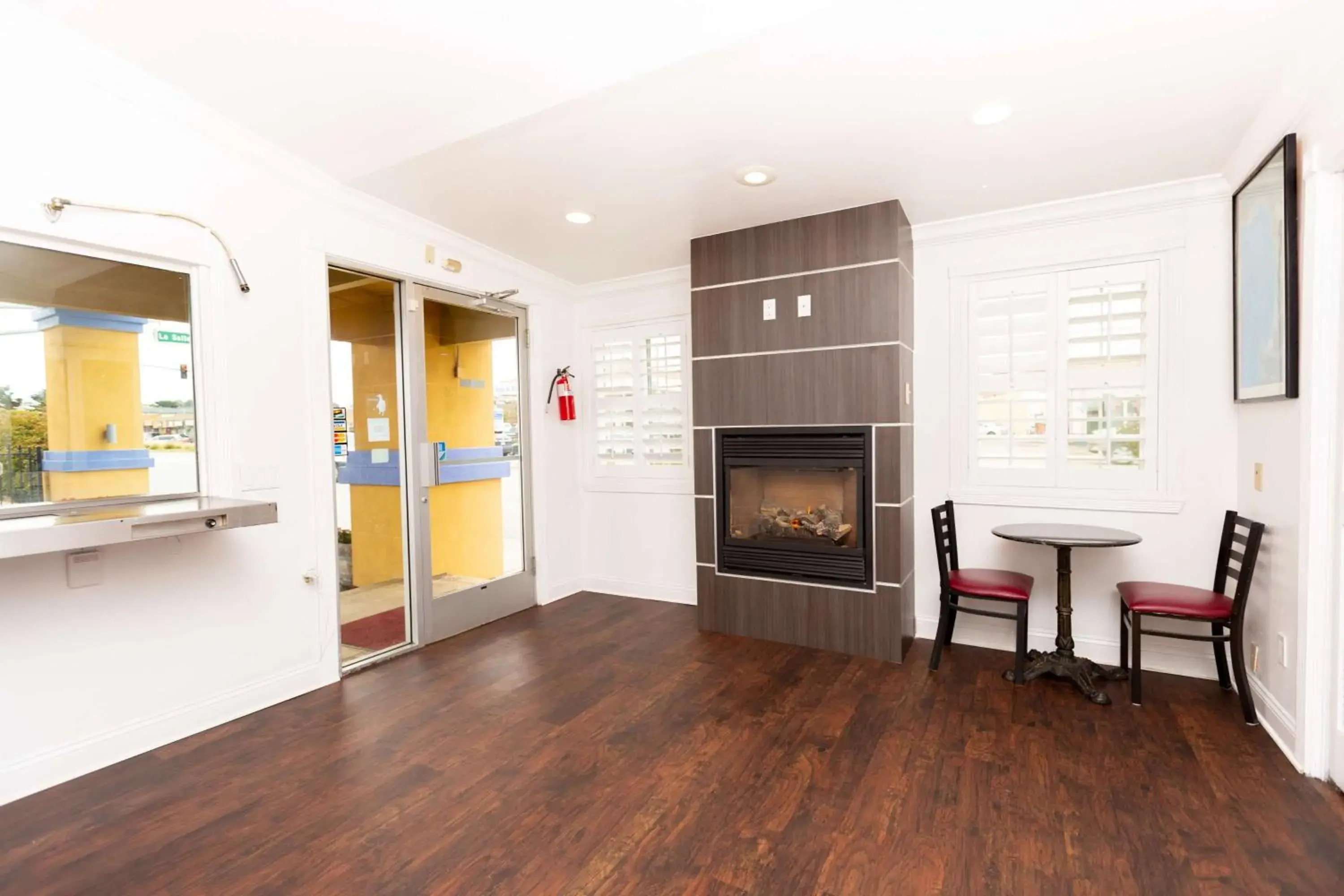 Lobby or reception in SureStay Hotel by Best Western Seaside Monterey Lobby or reception in SureStay Hotel by Best Western Seaside Monterey