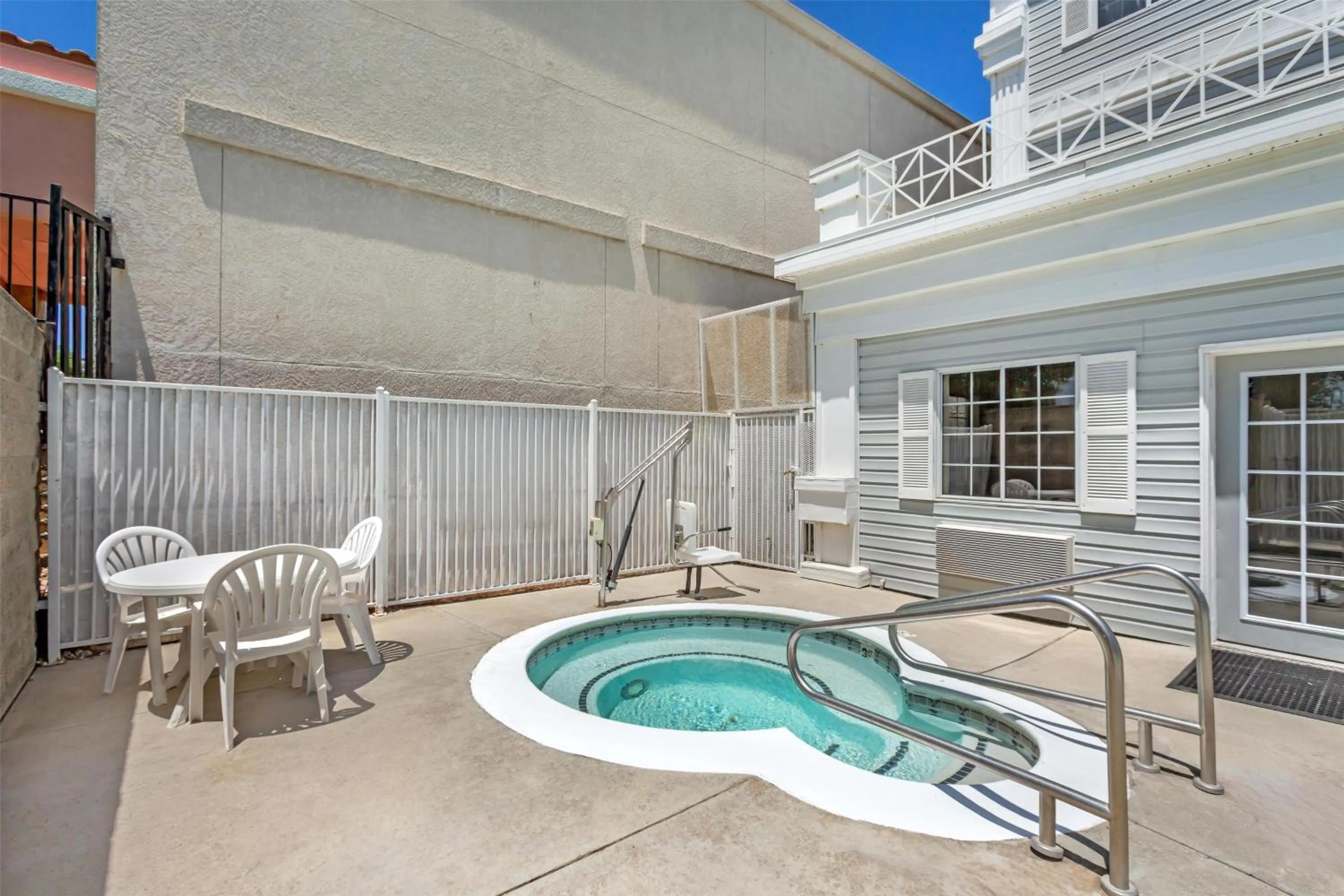 Pool view in Best Western Luxury Inn