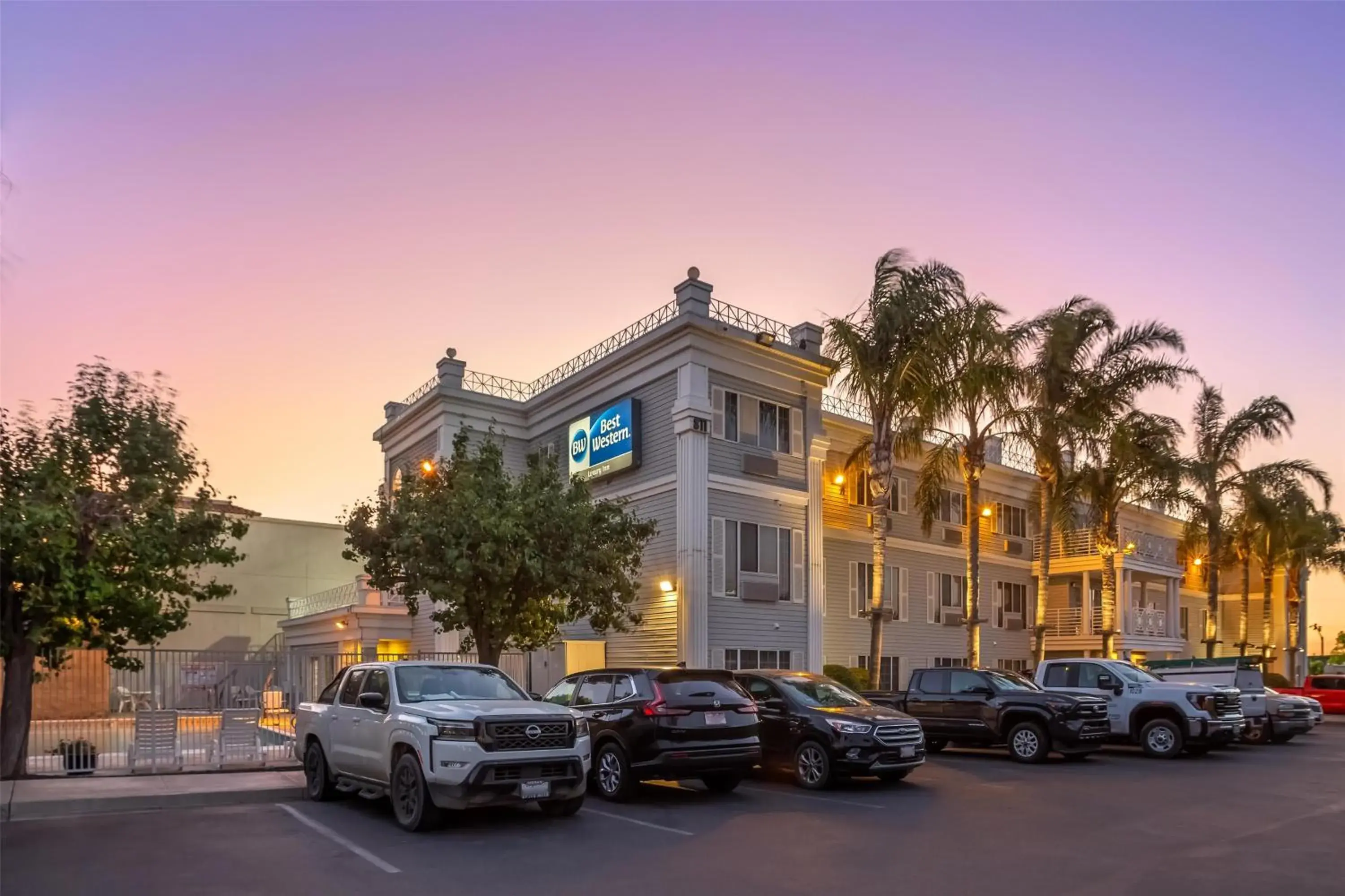 Property building in Best Western Luxury Inn Property building in Best Western Luxury Inn