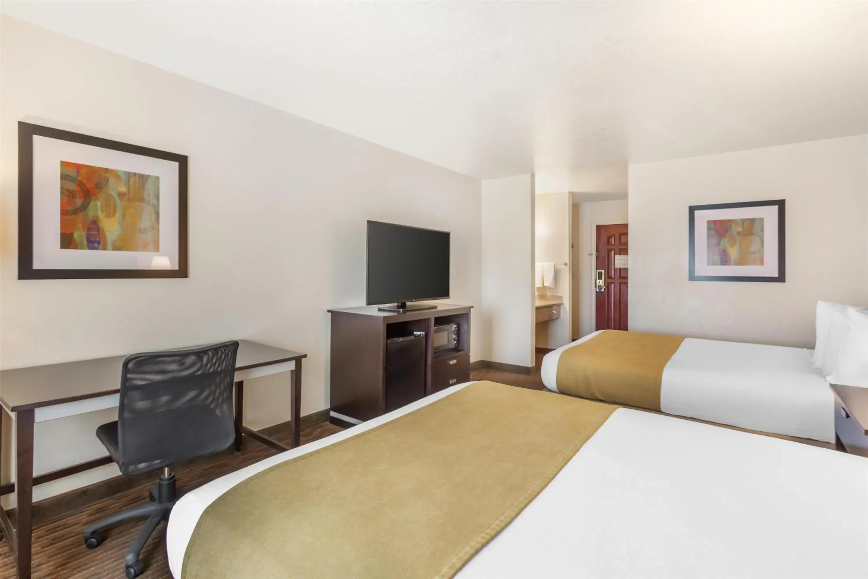 Bedroom, Bed in Best Western Luxury Inn Bedroom, Bed in Best Western Luxury Inn