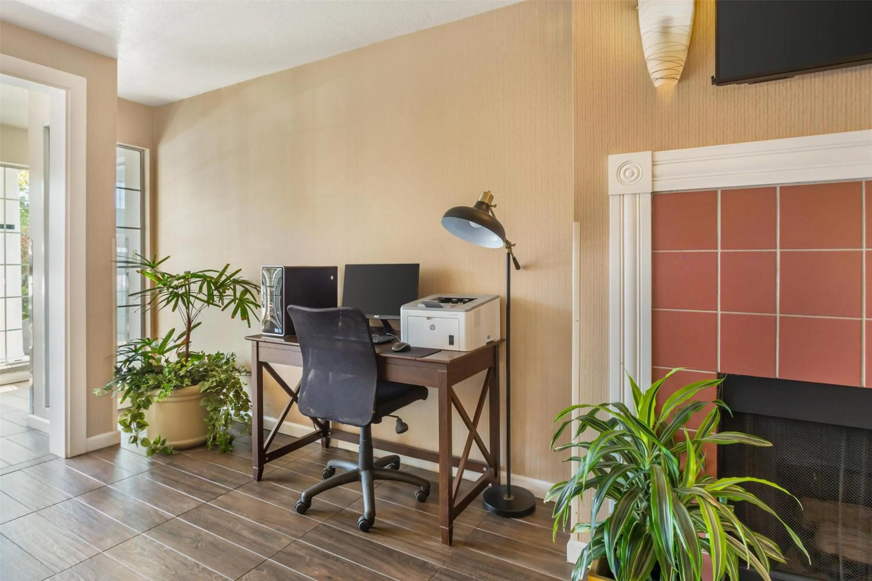 Business facilities in Best Western Luxury Inn