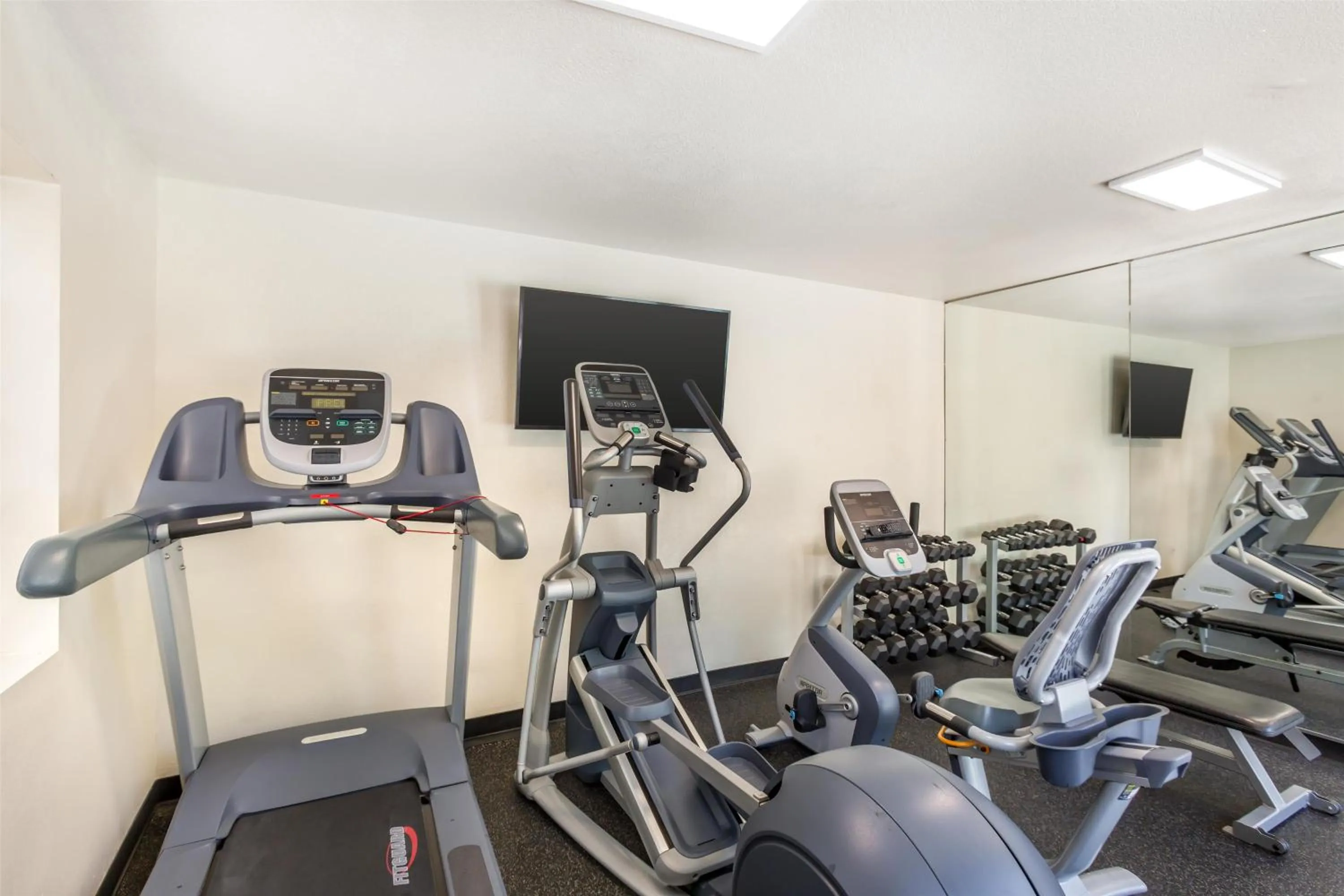Fitness centre/facilities in Best Western Luxury Inn