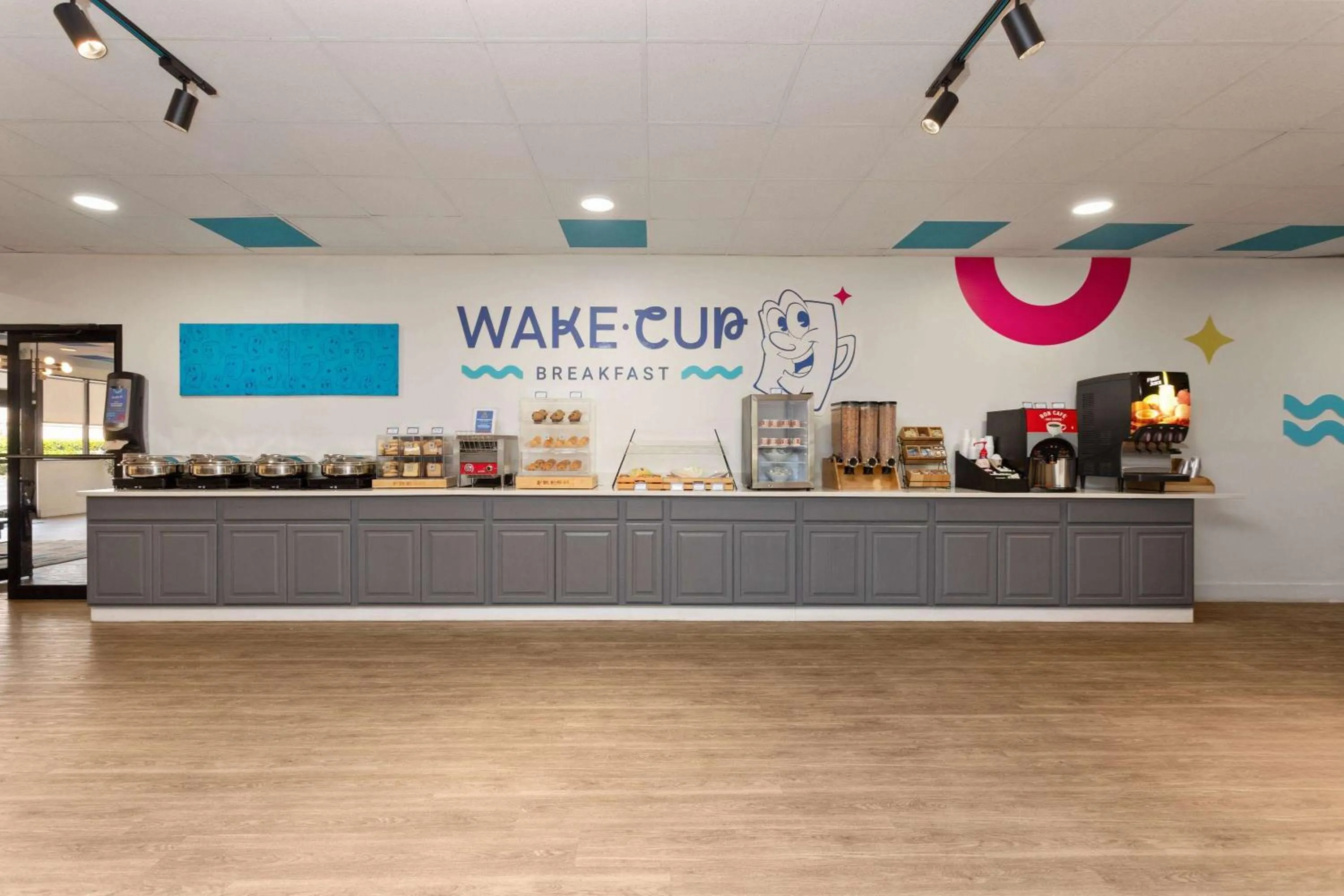 Restaurant/places to eat in Baymont by Wyndham Orlando North Millenia