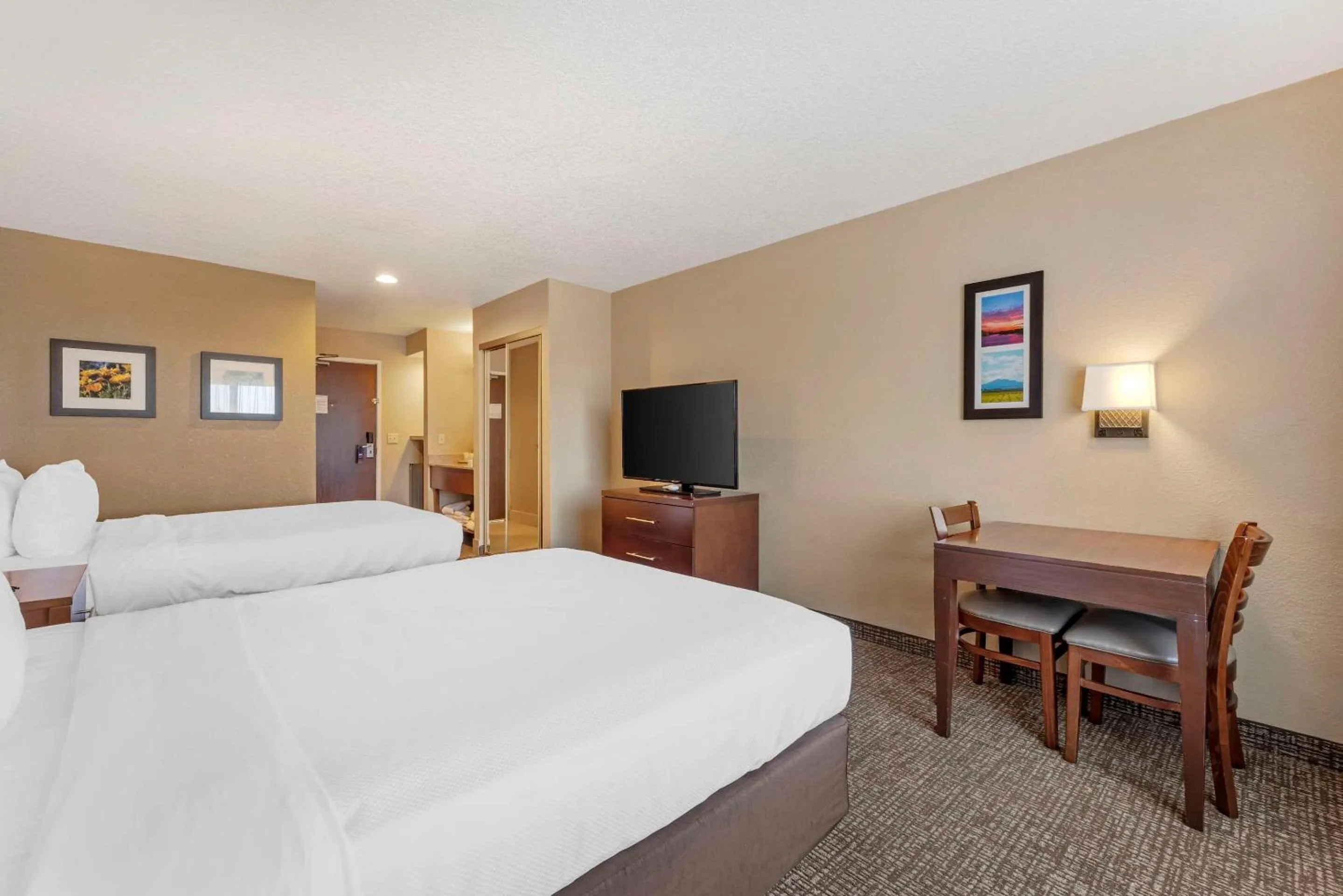Bedroom, Bed in Comfort Inn Lathrop Stockton Airport