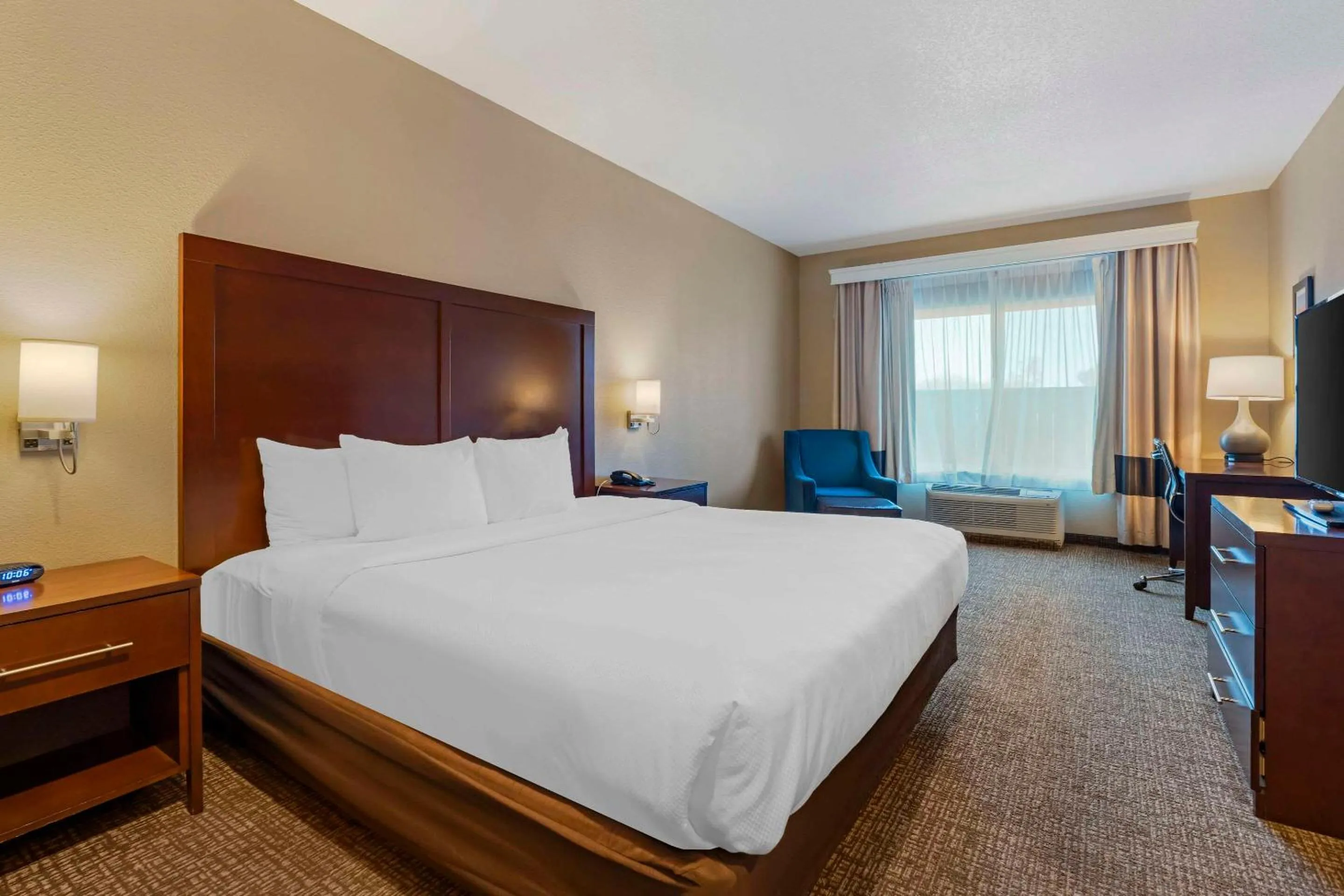 Bedroom, Bed in Comfort Inn Lathrop Stockton Airport