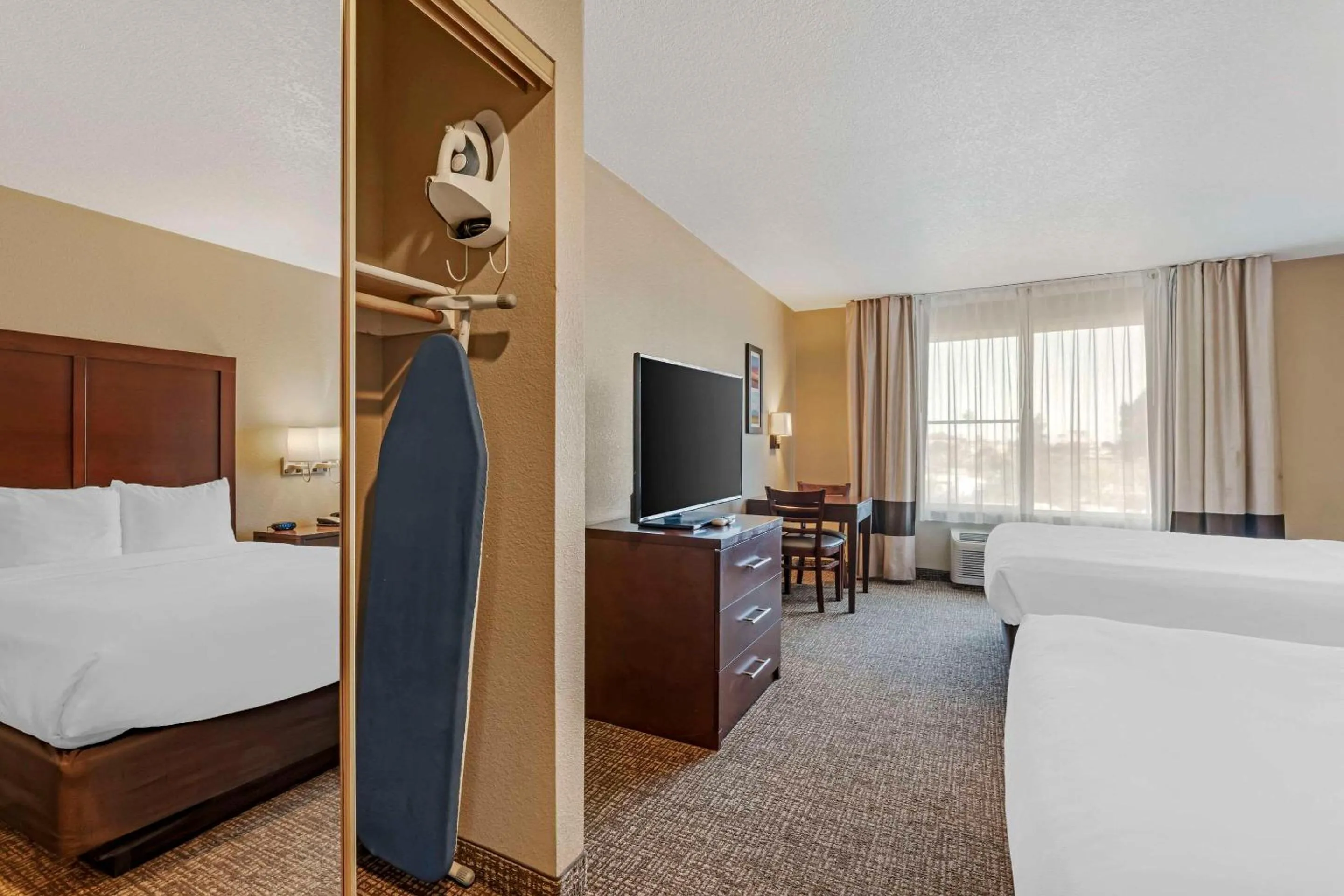 Bedroom, Bed in Comfort Inn Lathrop Stockton Airport