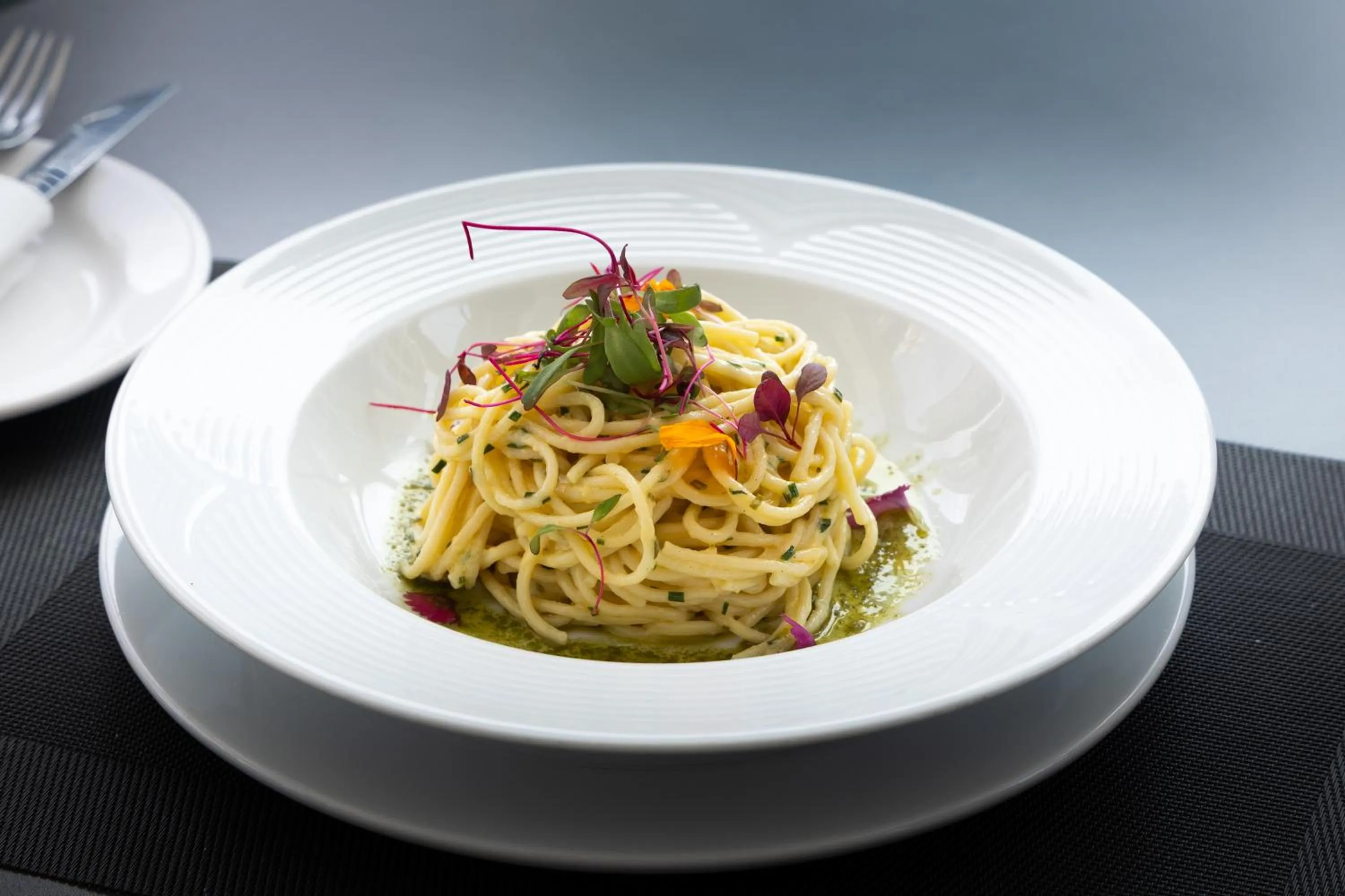 Restaurant/places to eat in Palladium Business Hotel