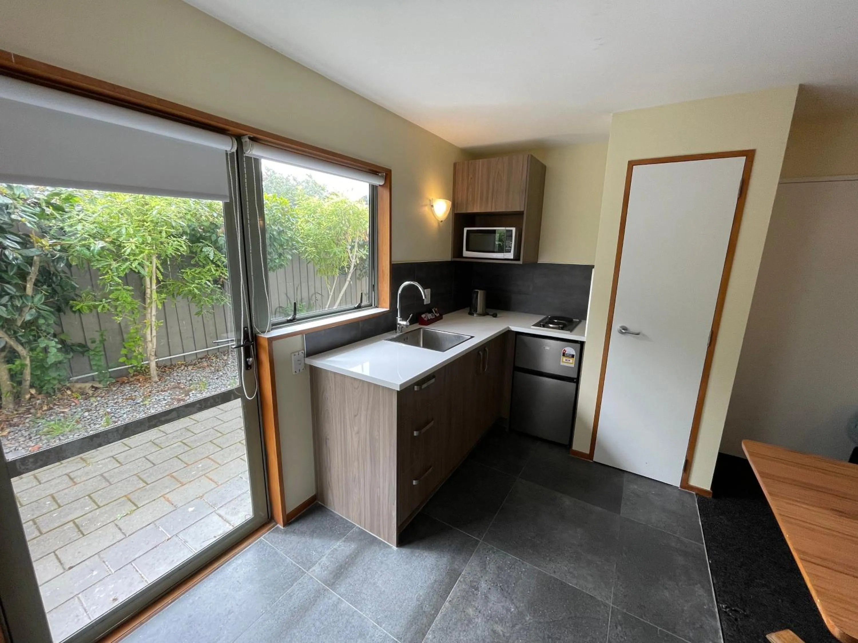 Kitchen or kitchenette in Central Park Motor Lodge