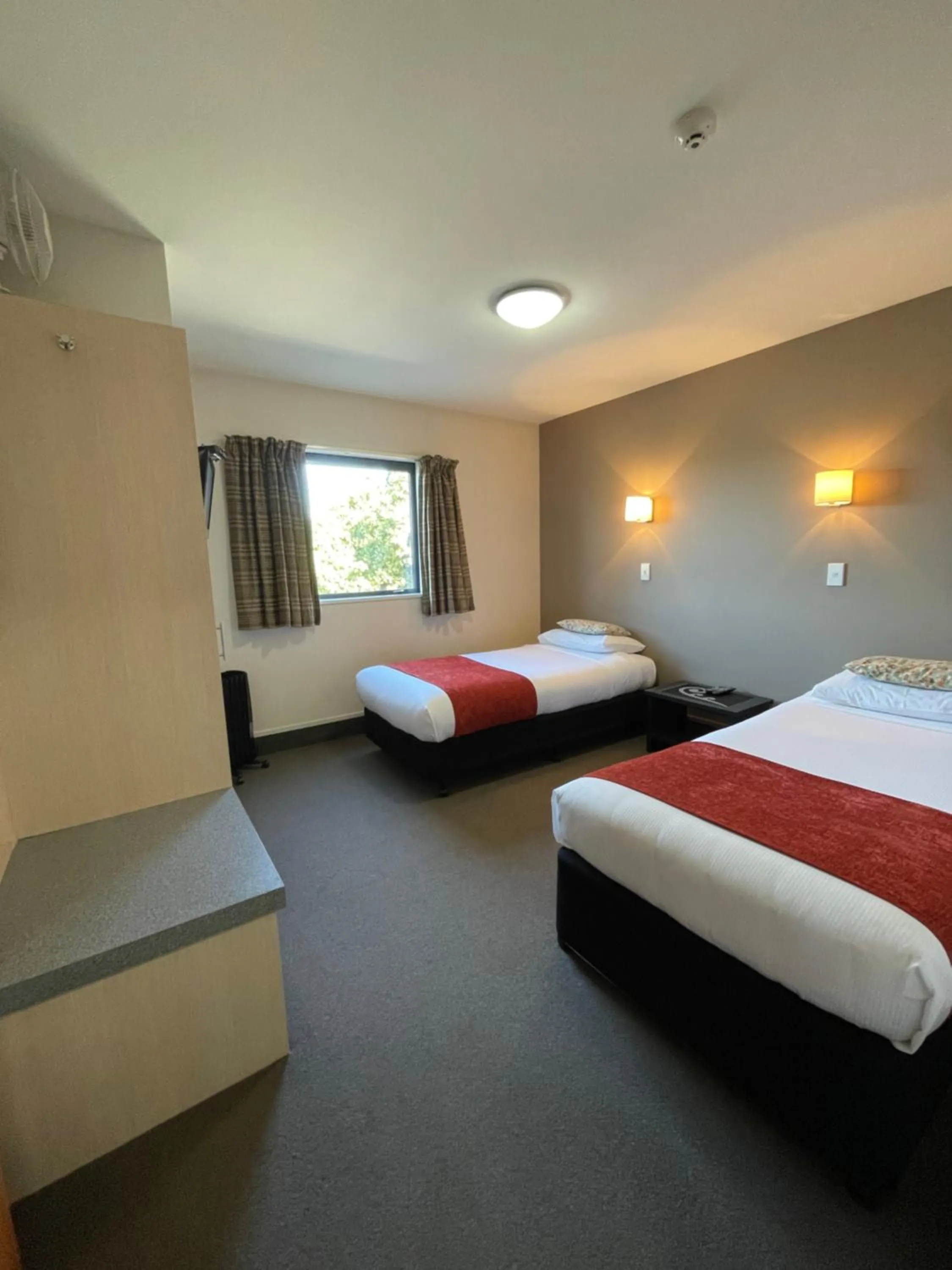 Family, Bed in Bella Vista Motel Ashburton