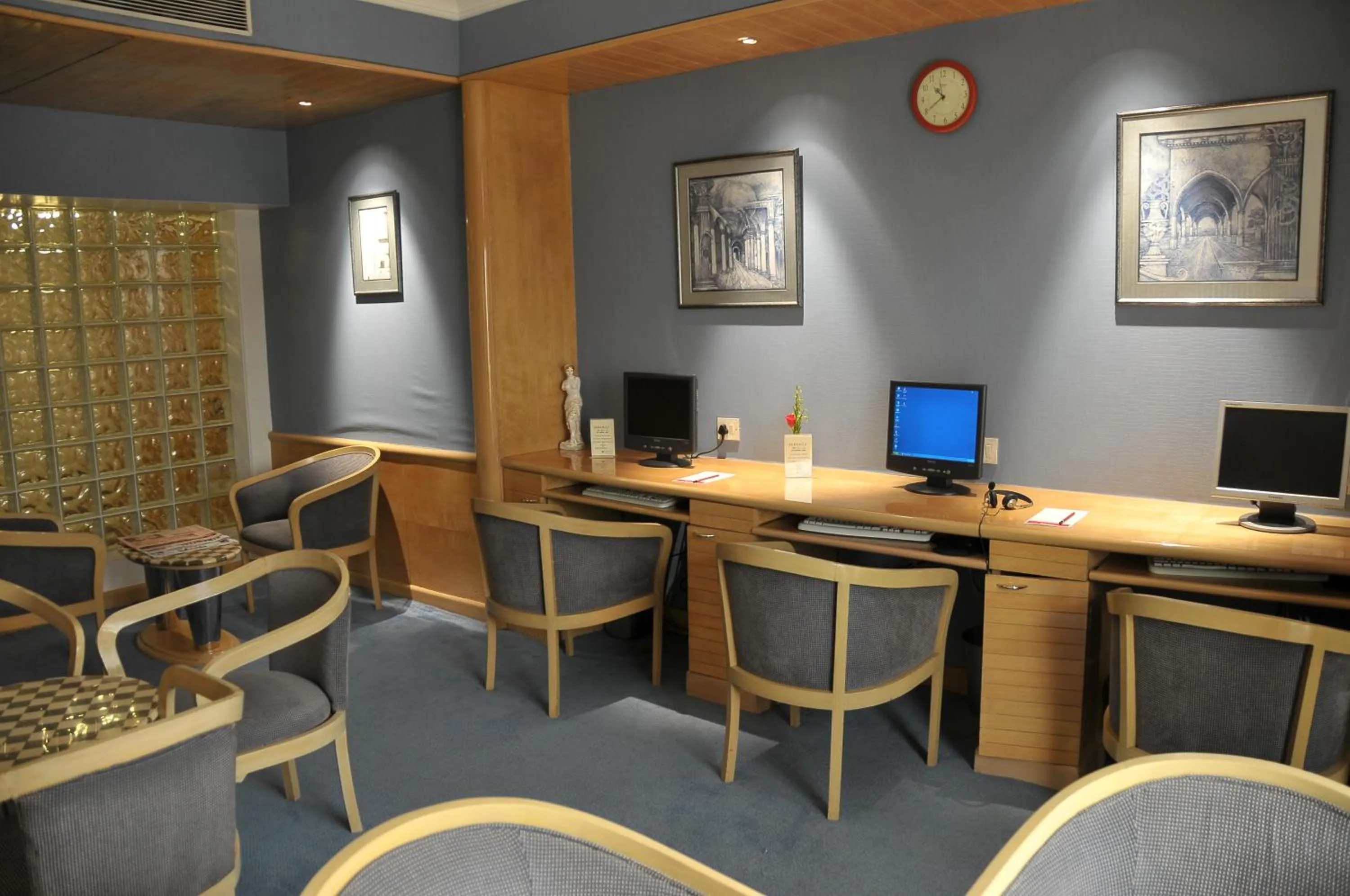 Business facilities in Ramada Plaza By Wyndham Palm Grove